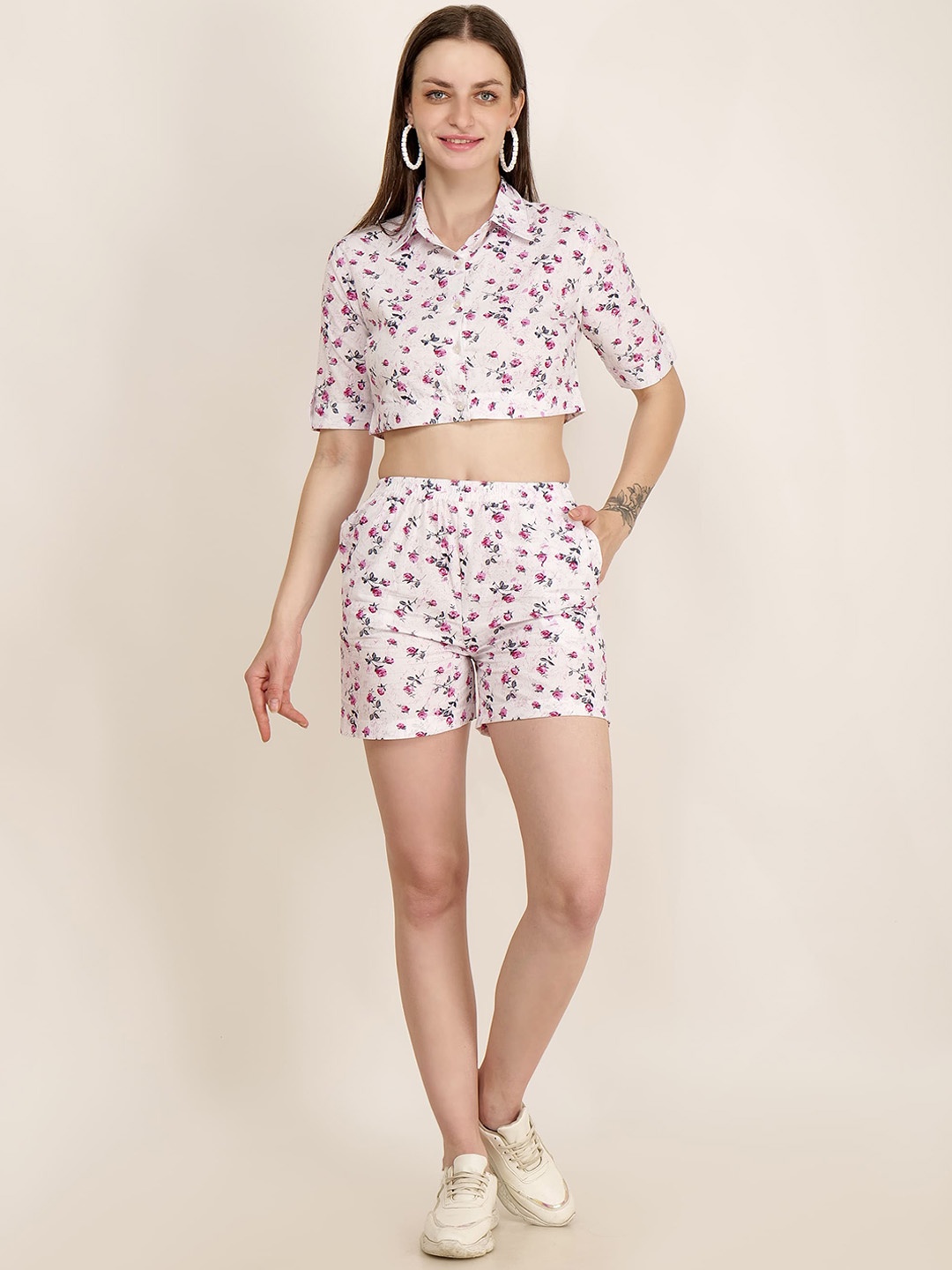 

Gargistyle Floral Printed Spread Collar Cropped Casual Shirt With Shorts, White