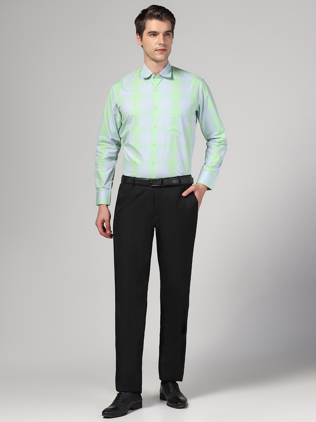 

TAHVO Windowpane Checked Spread Collar Formal Shirt With Trousers, Fluorescent green