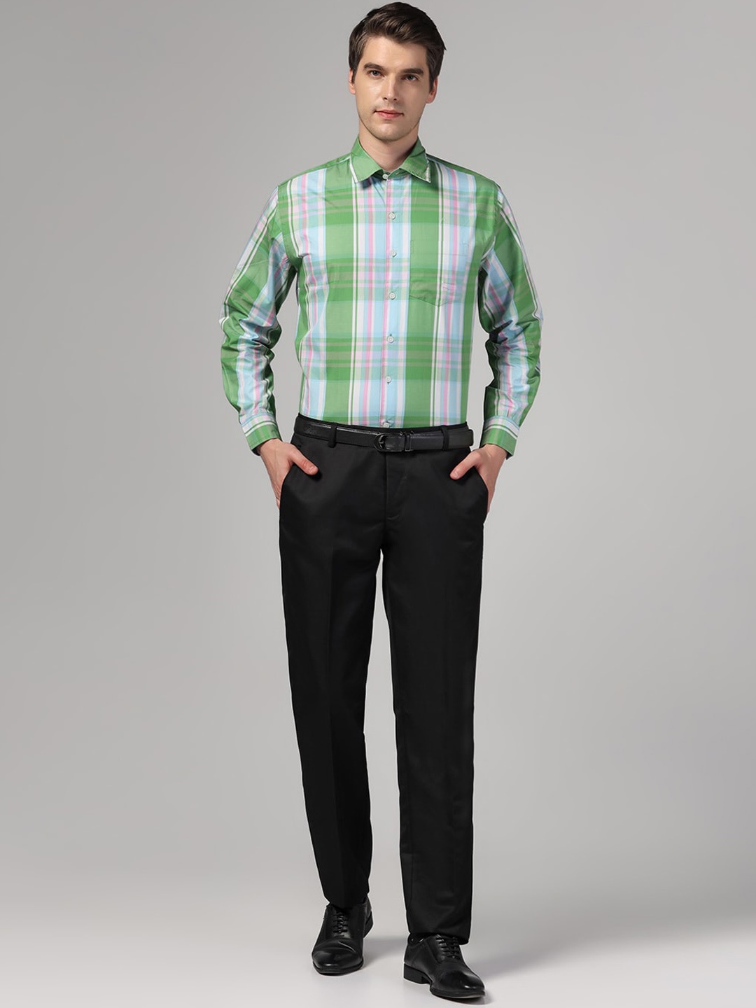 

TAHVO Windowpane Checked Spread Collar Formal Shirt With Trousers, Green