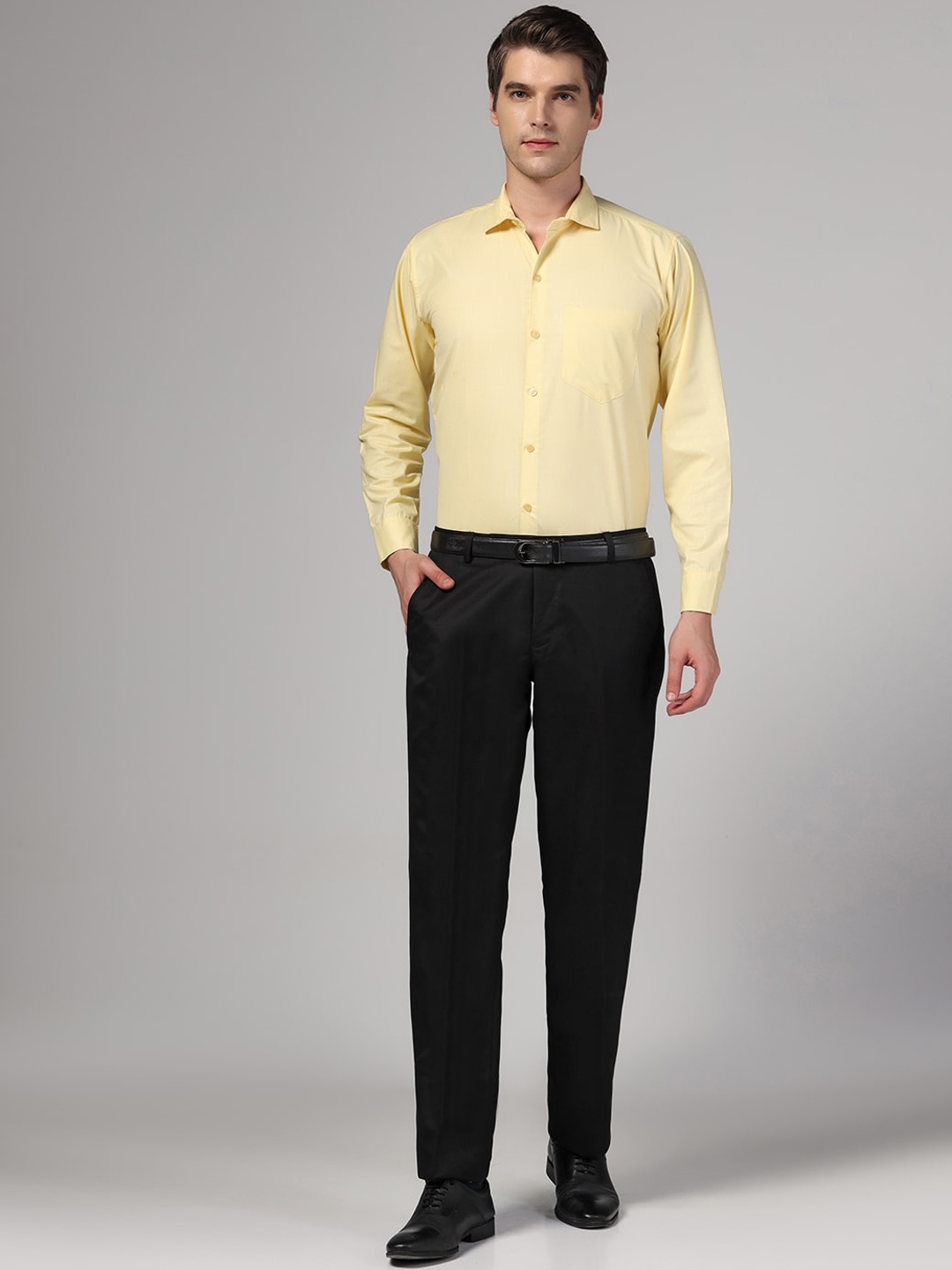 

TAHVO Solid Spread Collar Formal Shirt With Trousers, Yellow