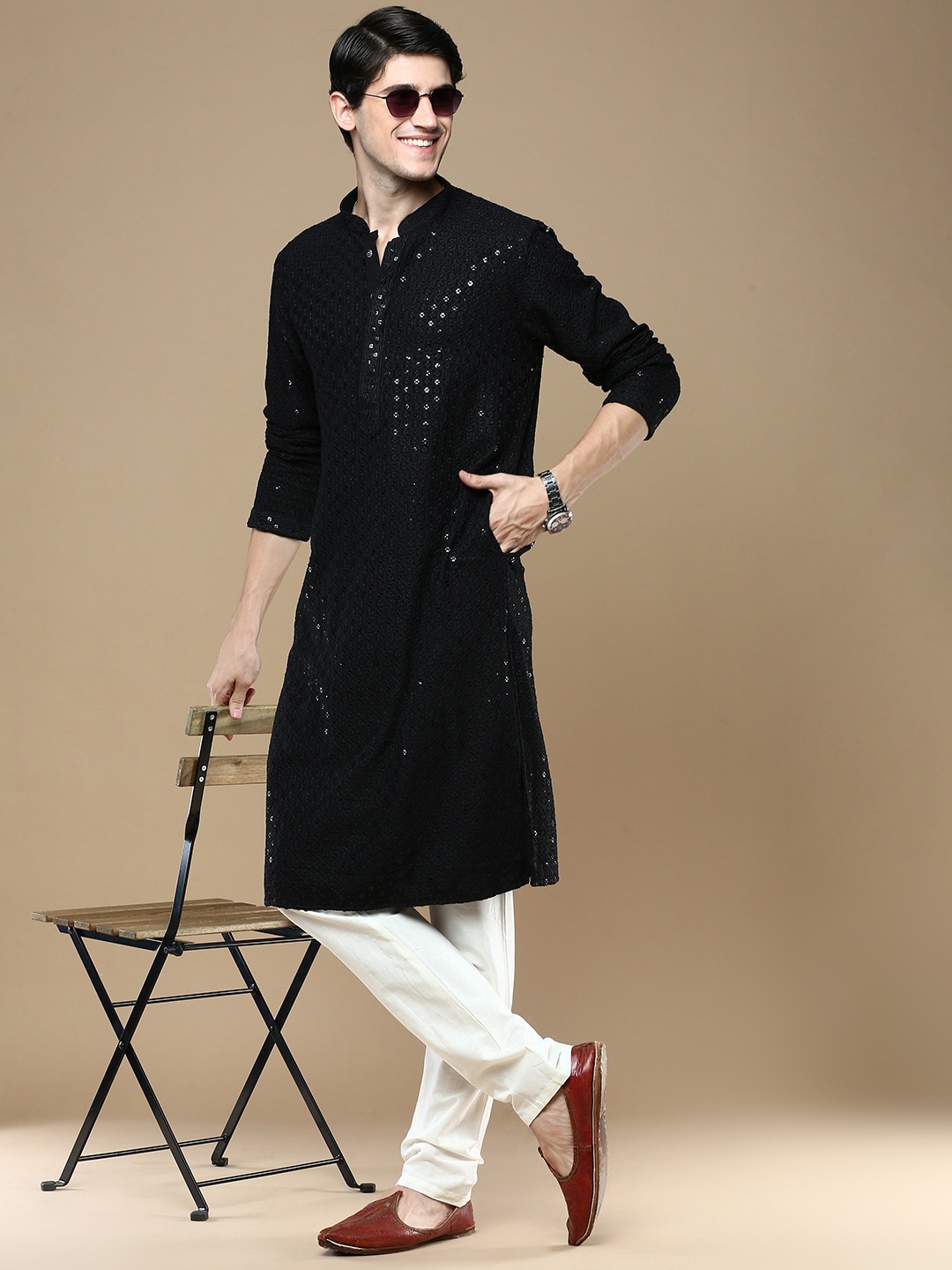 

Anouk Ethnic Motifs Embroidered Sequinned Straight Kurta With Trousers, Black