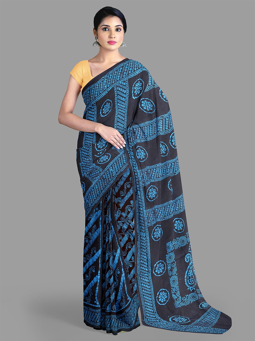 

The Chennai Silks Floral Pure Cotton Sungudi Saree, Navy blue