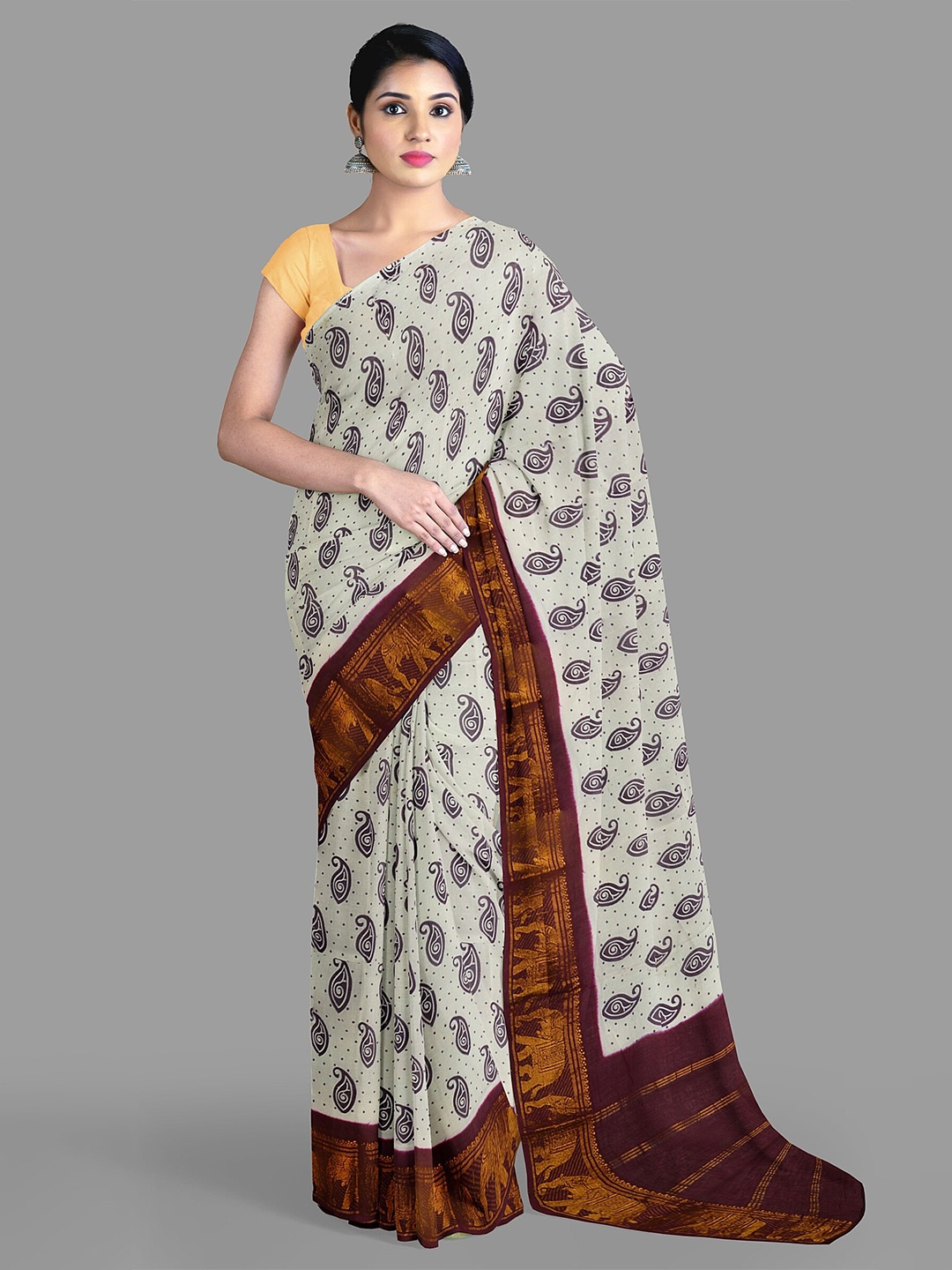 

The Chennai Silks Paisley Zari Pure Cotton Sungudi Saree, Off white