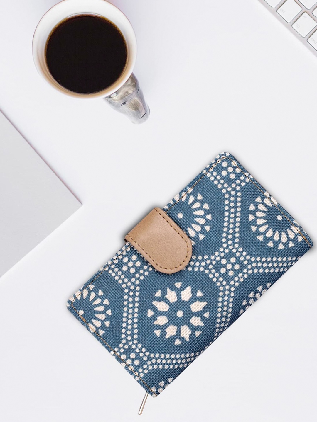 

THE CLOWNFISH Unisex Ethnic Motifs Printed Two Fold Wallet, Blue