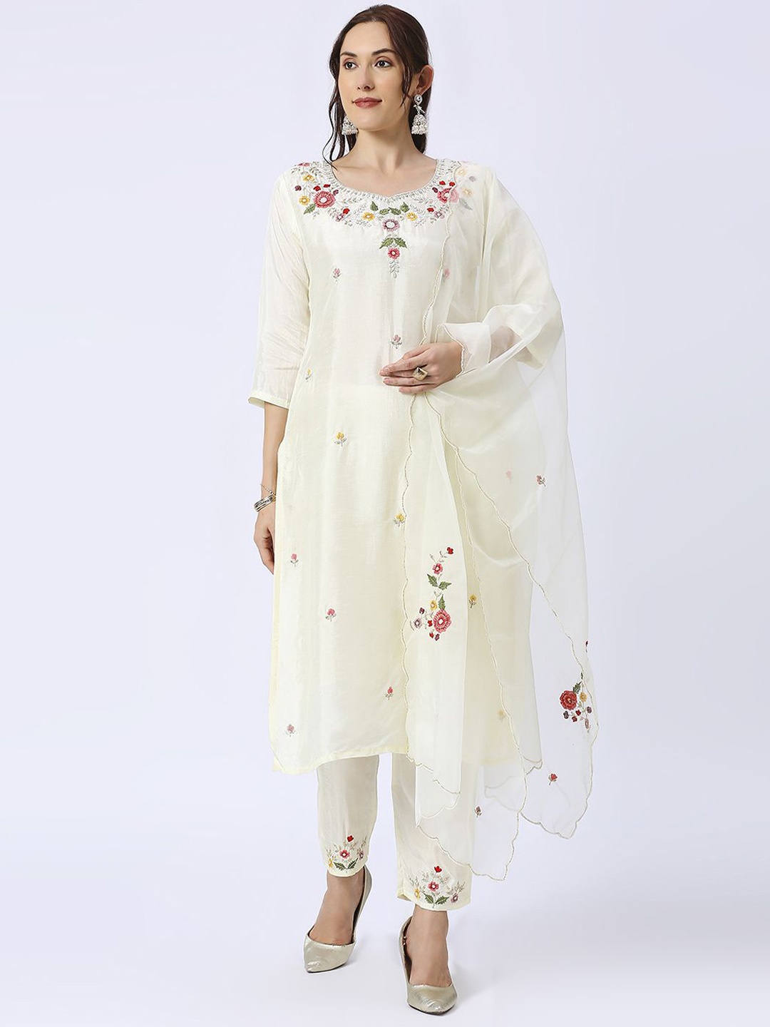 

GULABBO Floral Embroidered Regular Thread Work Raw Silk Kurta with Trousers & With Dupatta, Cream