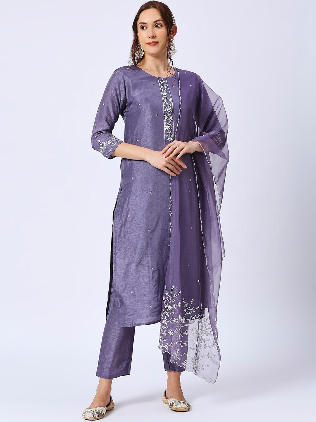 

GULABBO Floral Embroidered Regular Beads and Stones Raw Silk Kurta with Trousers & Dupatta, Purple