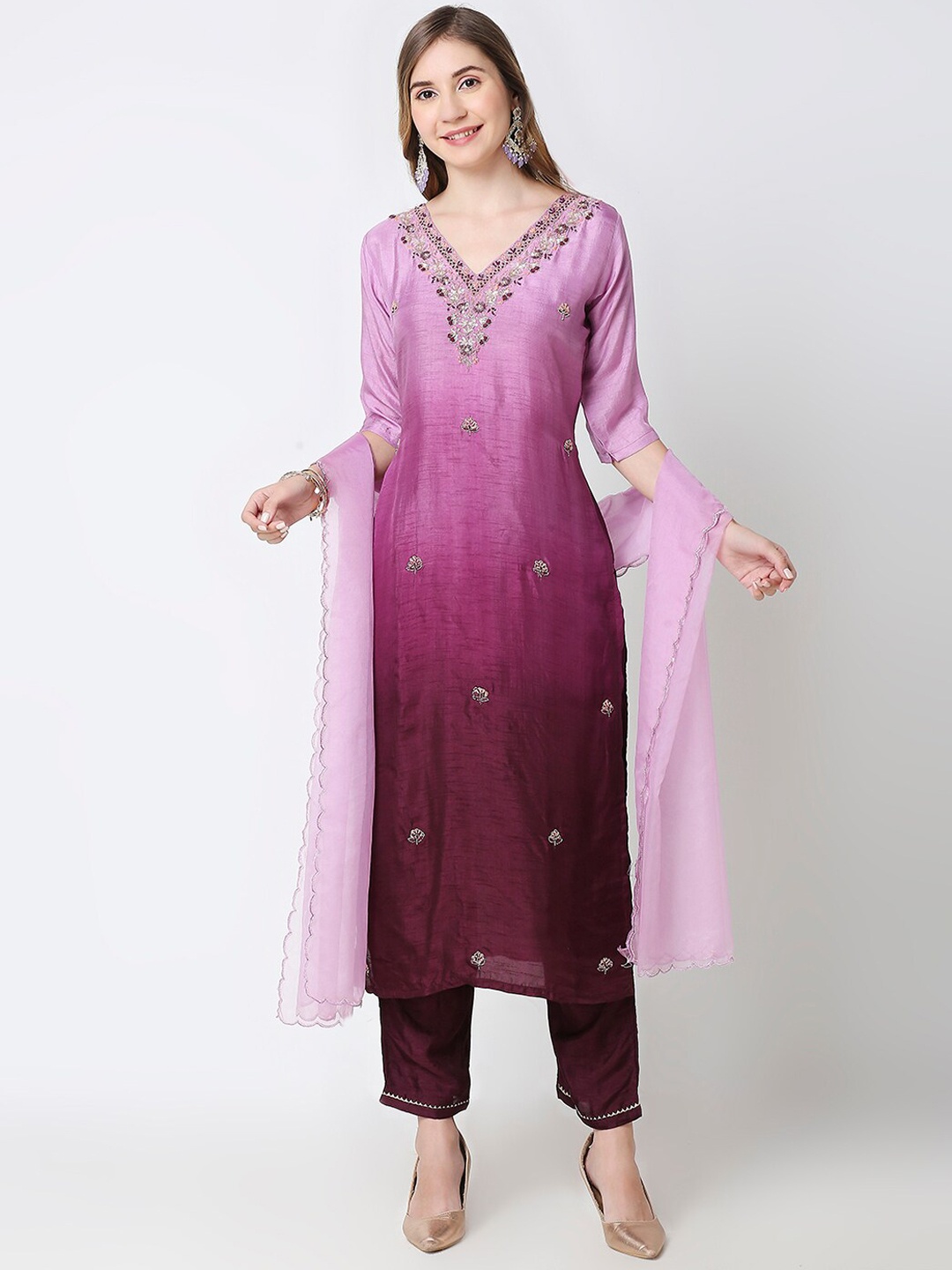 

GULABBO Floral Embroidered V-Neck Thread Work Raw Silk Straight Kurta Set, Lavender