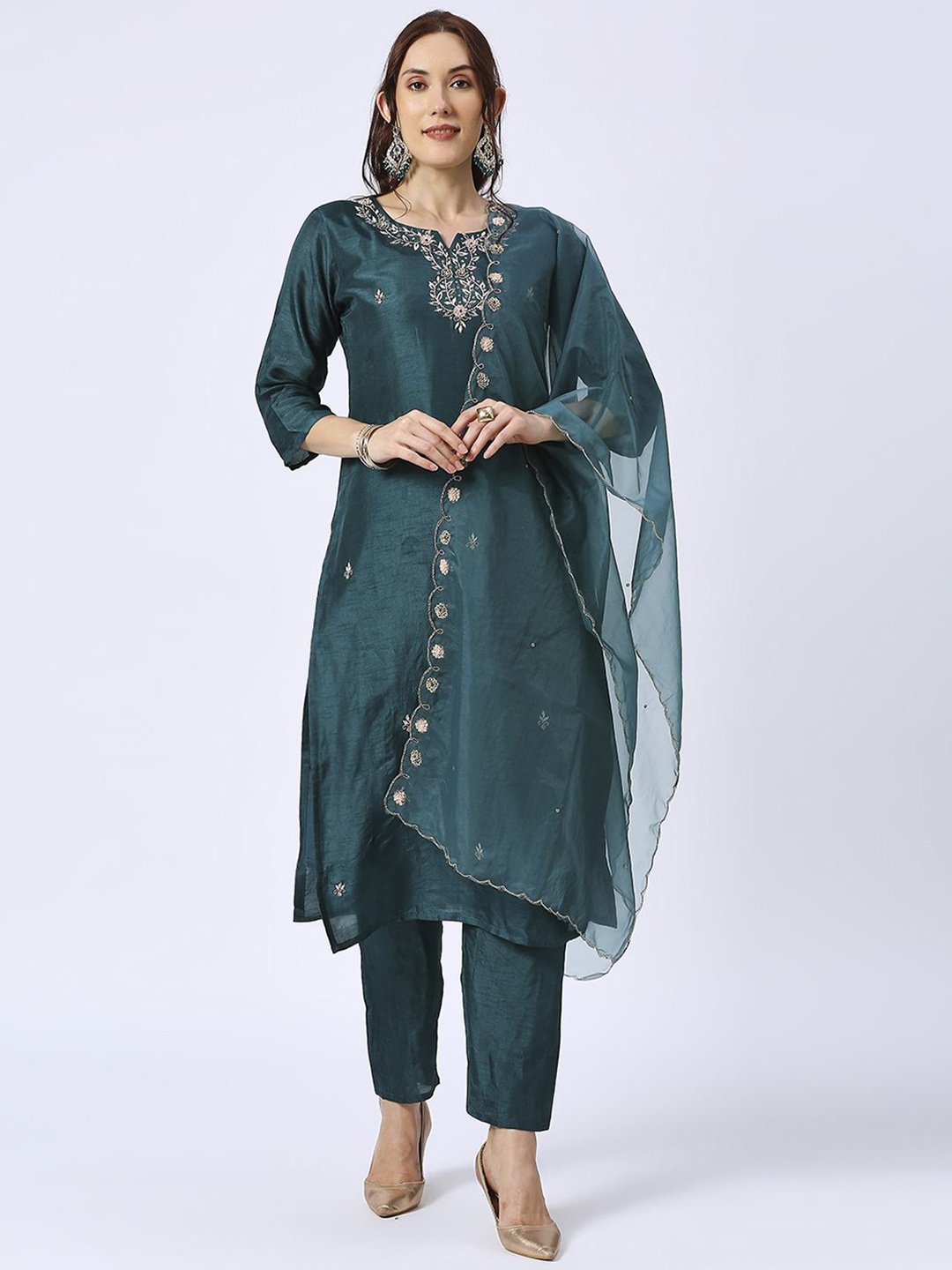 

GULABBO Ethnic Motifs Embroidered Thread Work Raw Silk Kurta with Trousers & Dupatta, Green