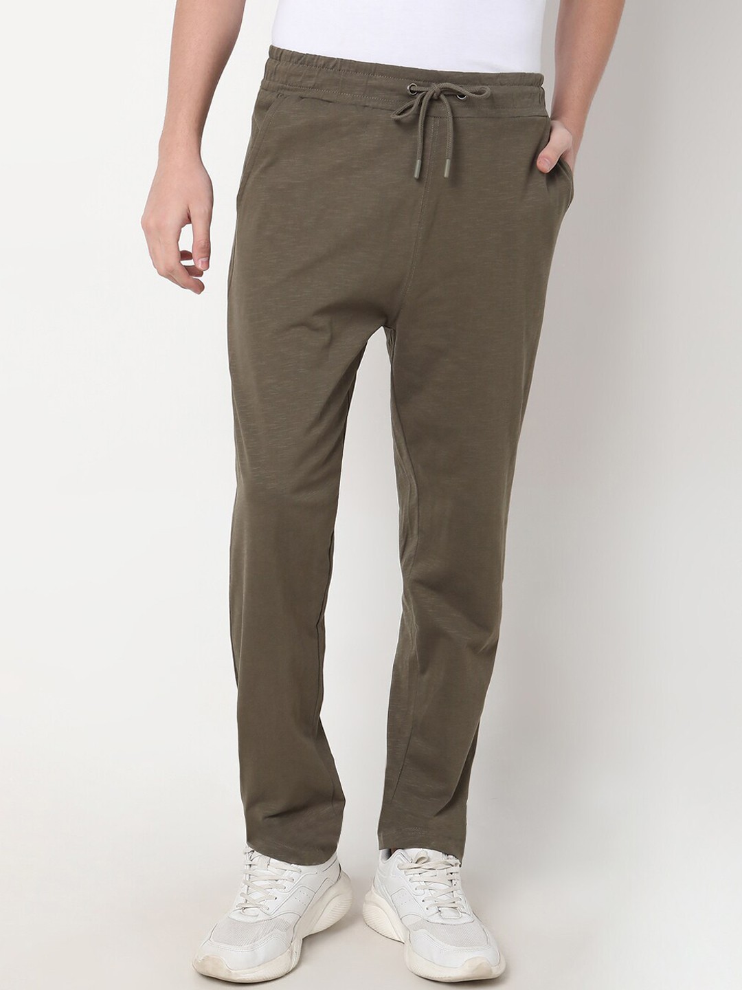 

R&B Men Mid-Rise Cotton Trousers, Olive