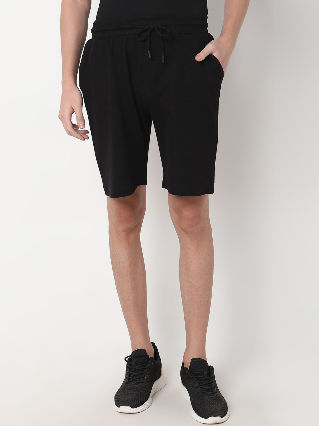 

R&B Men Mid Rise Cotton Regular Fit Trouser, Black