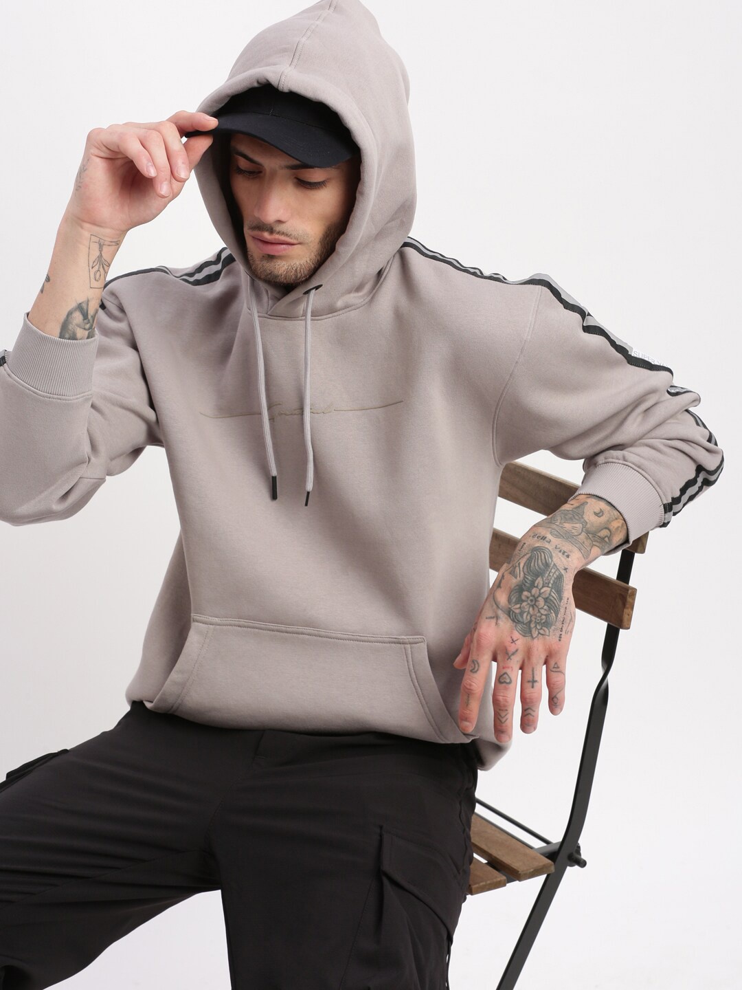 

SHOWOFF Hooded Pullover Sweatshirt, Grey