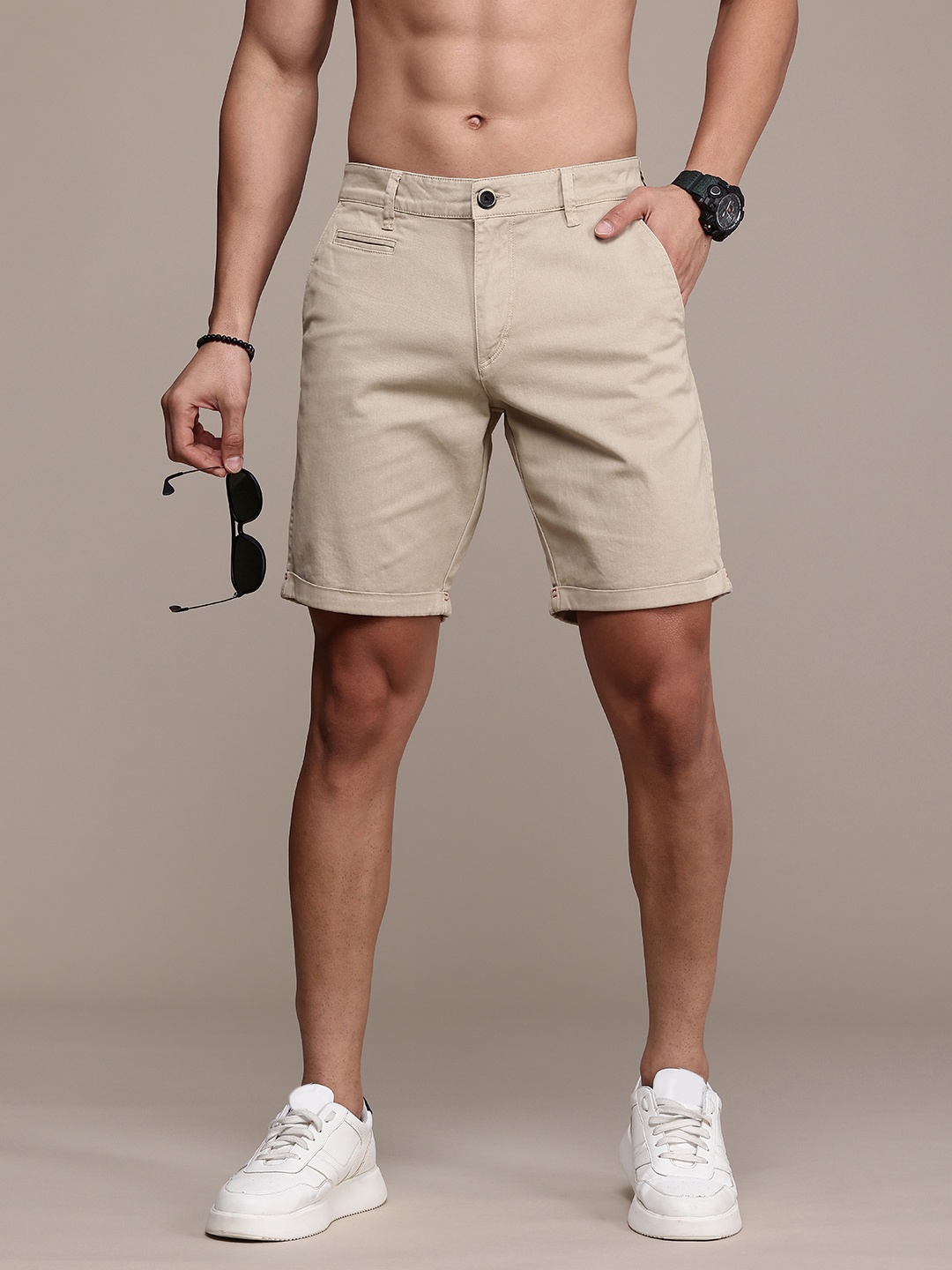 

Roadster Men Solid Chino Shorts, Beige