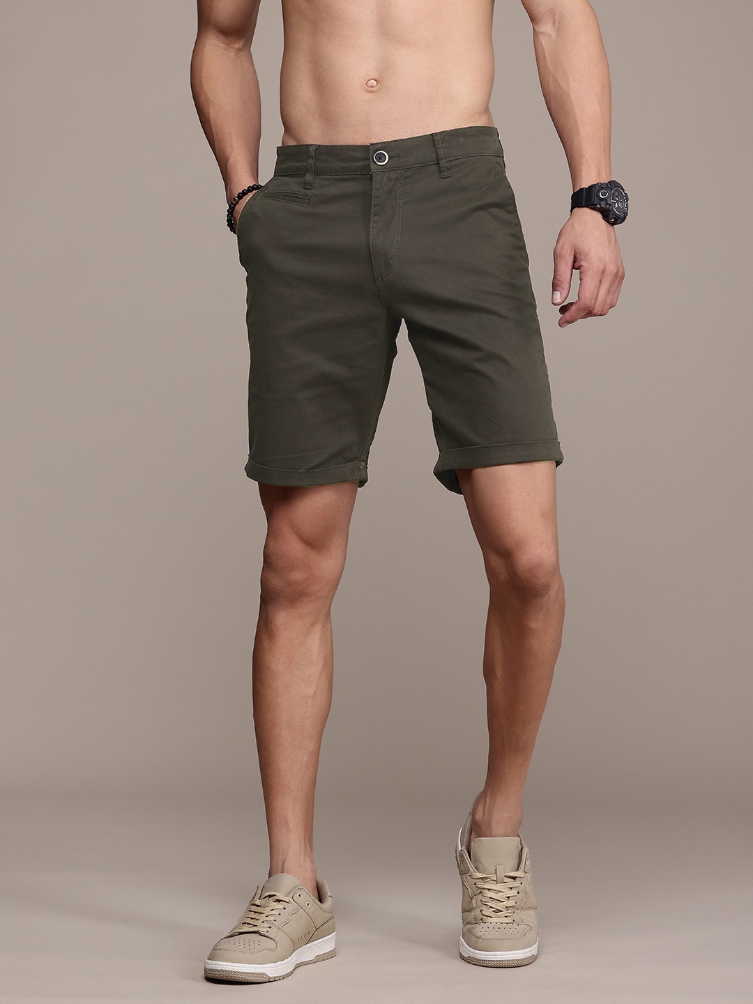 

Roadster Men Solid Chino Shorts, Olive