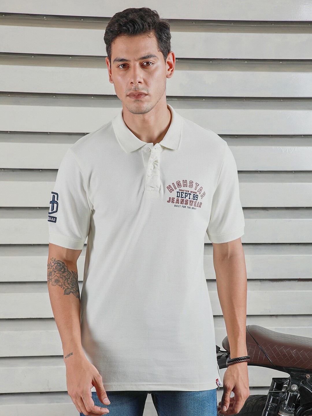 

High Star Men Polo Collar Typographic Applique Casual T-shirt, Off white