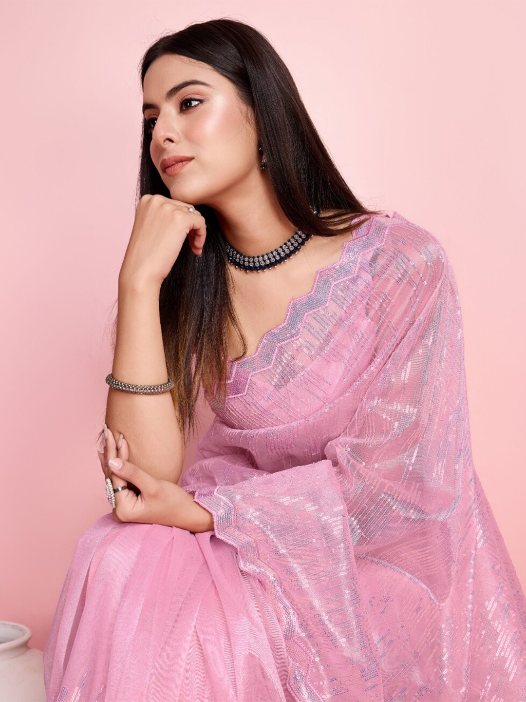 

VAIRAGEE Women Embellished Sequinned Net Saree, Mauve