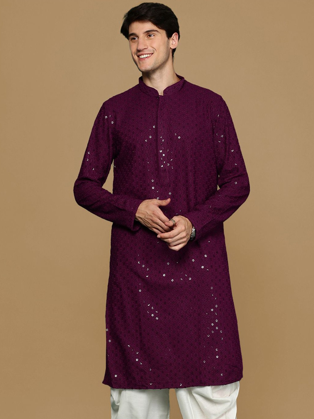 

Sanwara Geometric Embroidered Mandarin Collar Chikankari Straight Kurta, Purple