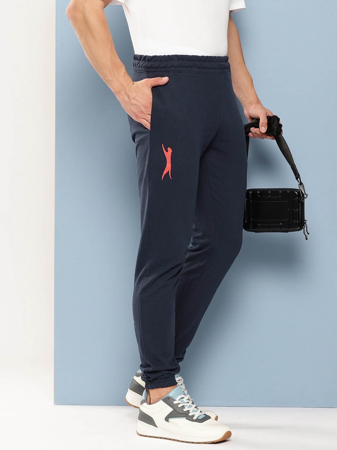 

Slazenger Men Brand Logo Printed Terry Sports Joggers, Navy blue