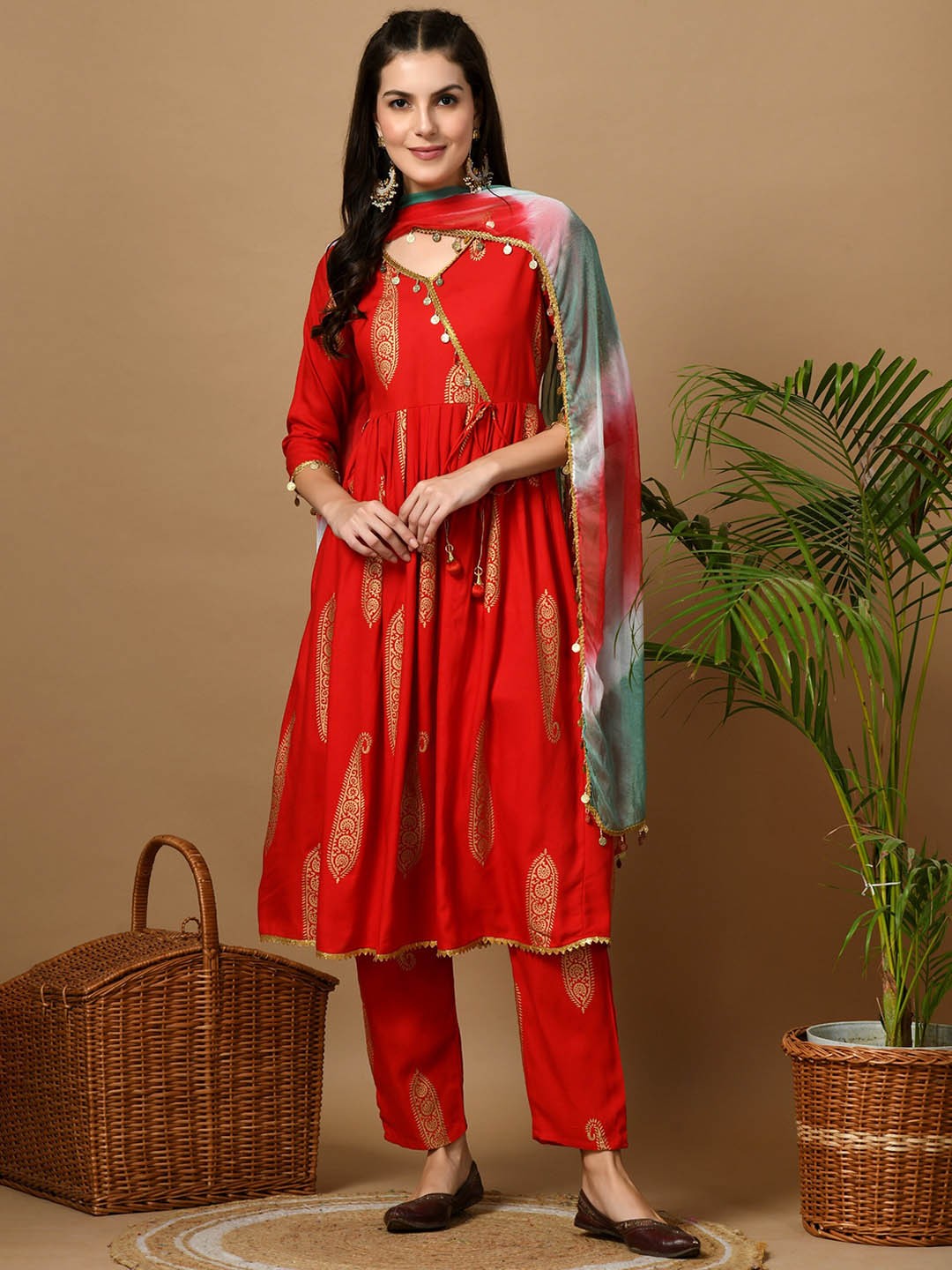 

VINDYAVASINI Paisley Printed Pleated Gotta Patti Kurta With Trousers & Dupatta, Red