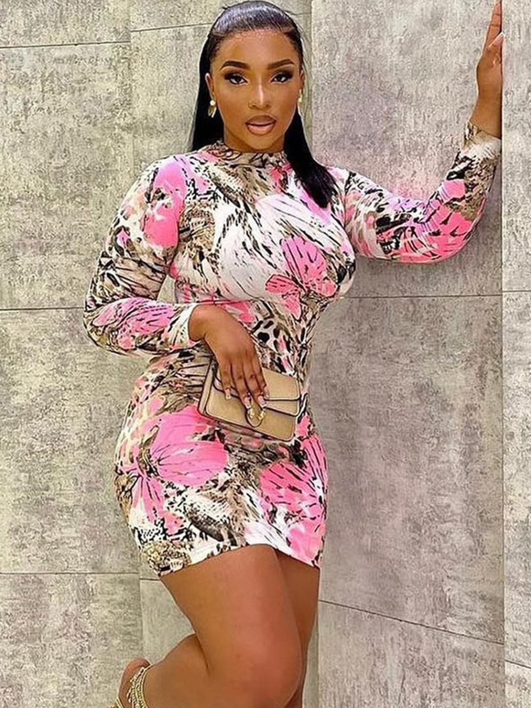 

StyleCast x Revolte Pink Round Neck Floral Print Sheath Dress