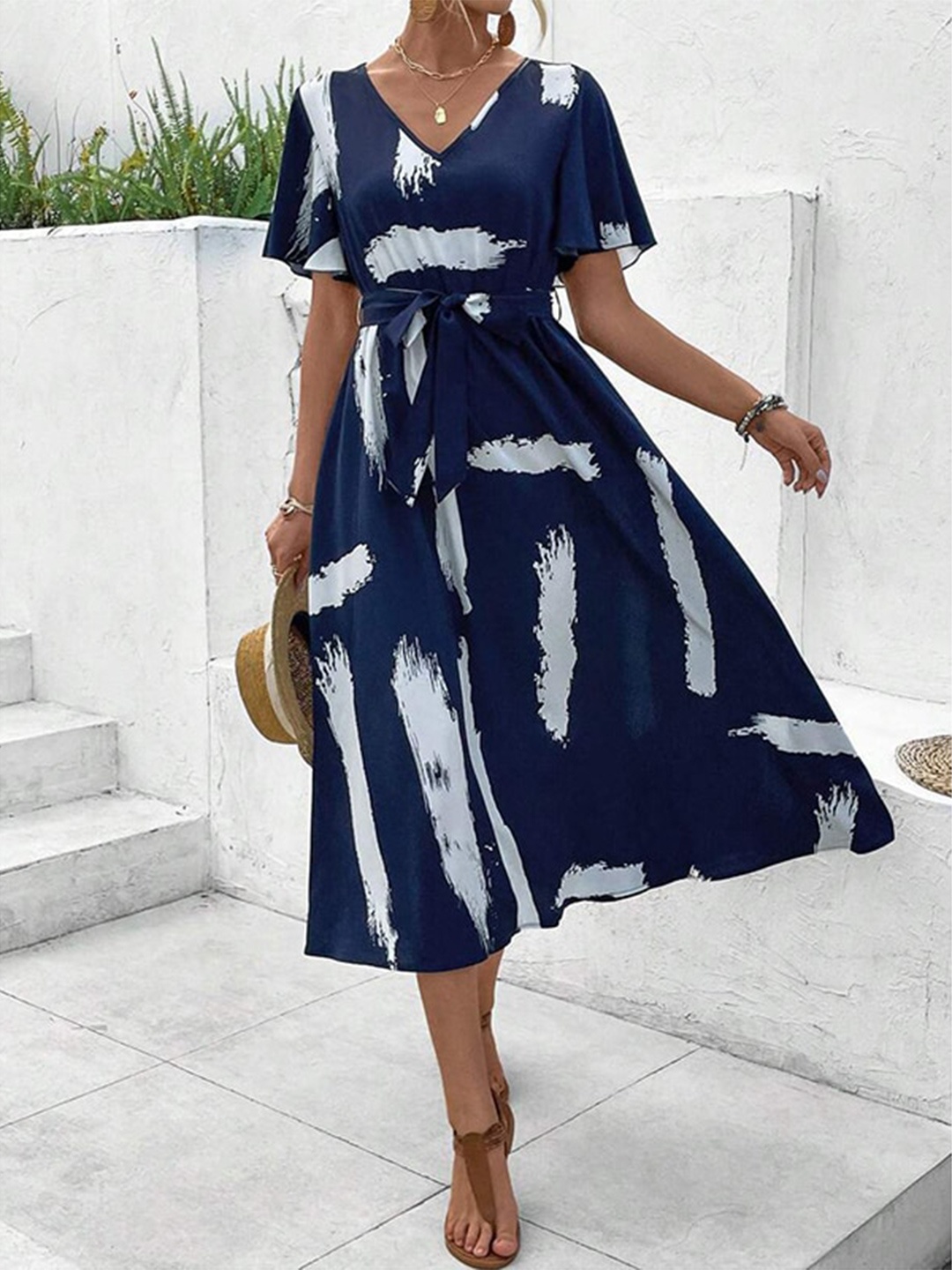 

StyleCast x Revolte Floral Print Flared Sleeve Fit & Flare Midi Dress, Blue