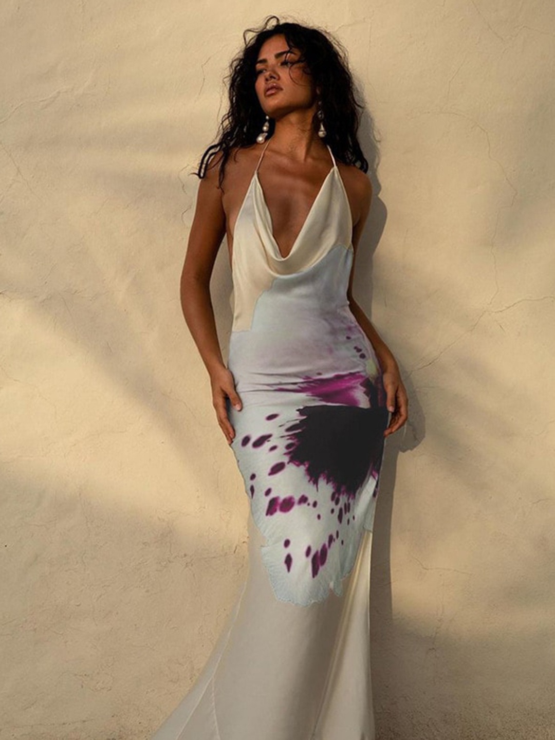 

StyleCast x Revolte White Floral Printed Bodycon Maxi Dress