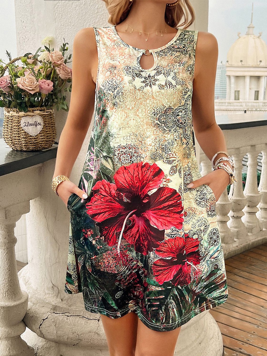 

StyleCast x Revolte Beige Round Neck Floral Printed Sheath Dress