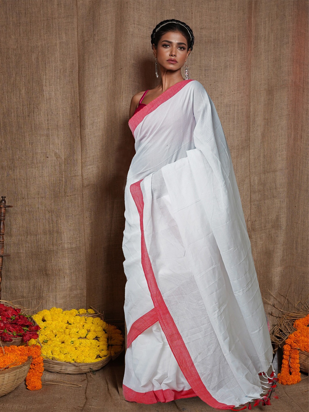 

Unnati Silks Pure Linen Handloom Jamdani Saree, White