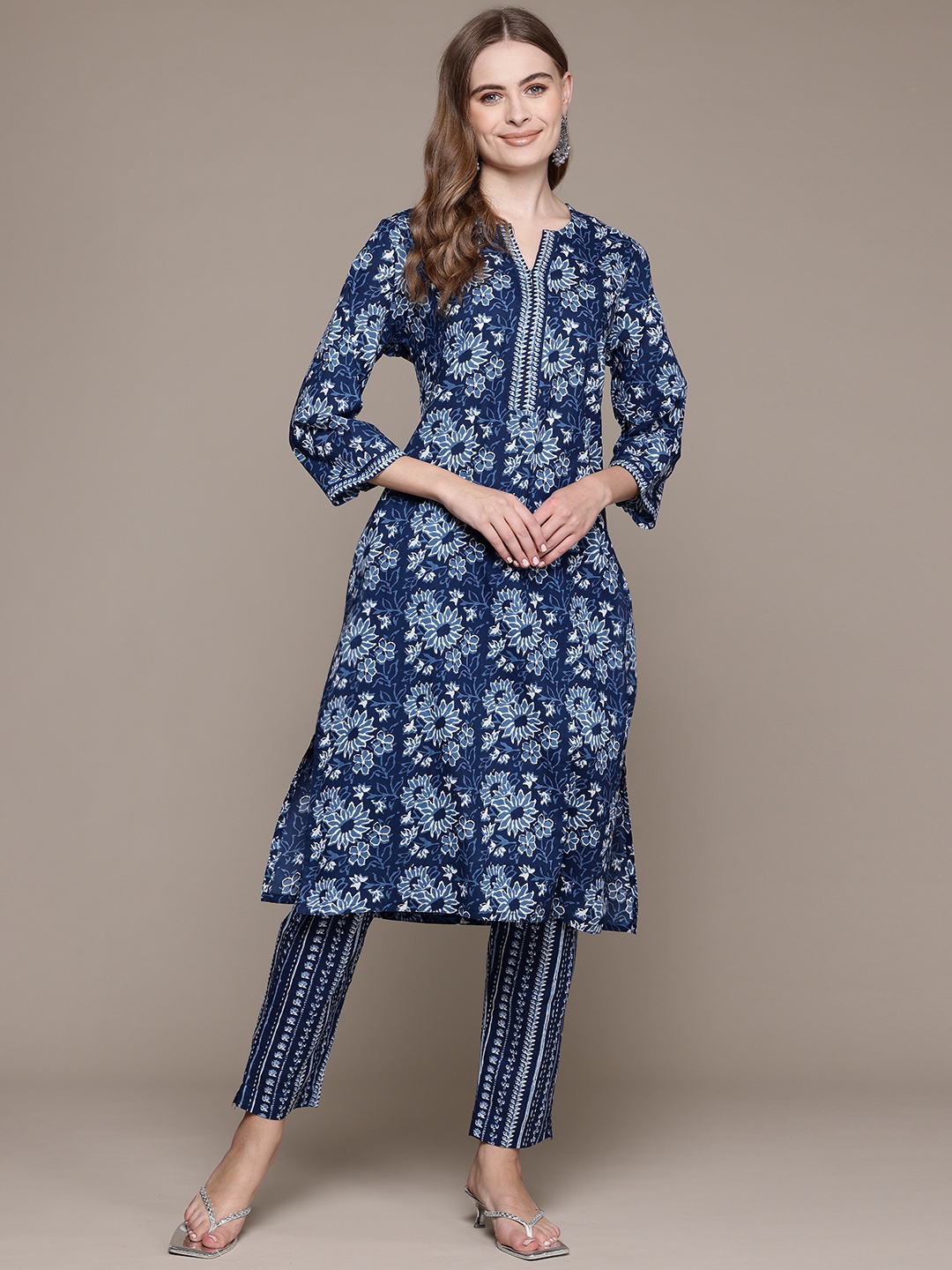 

Readiprint Floral Printed Pure Cotton Kurta With Trousers, Navy blue