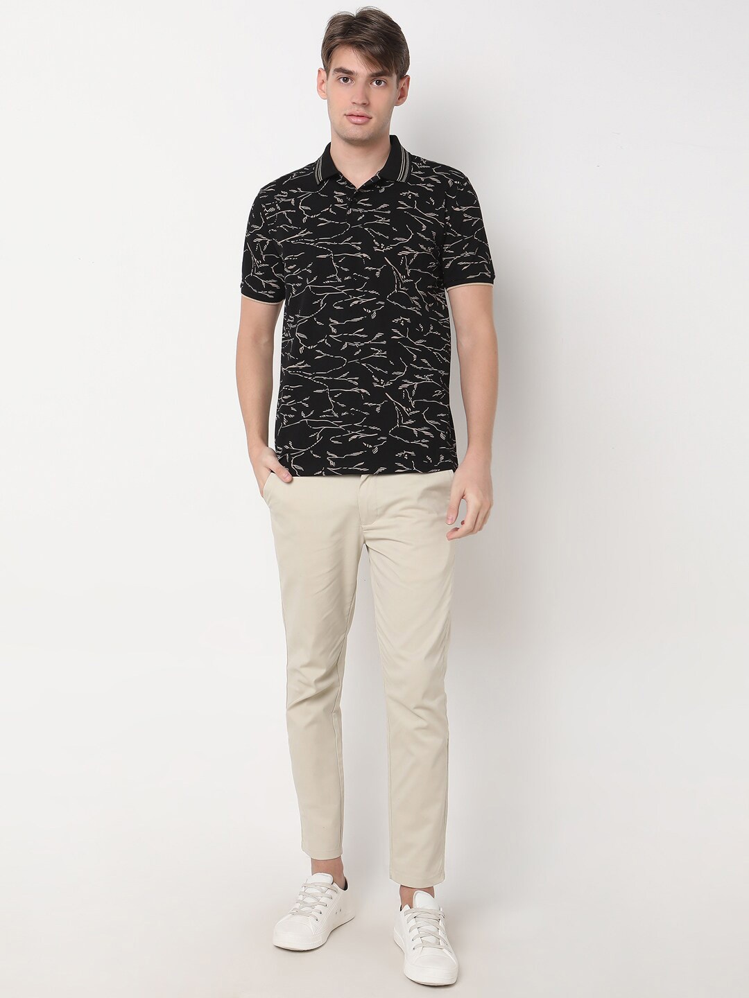 

R&B Men Printed Polo Collar T-shirt, Black