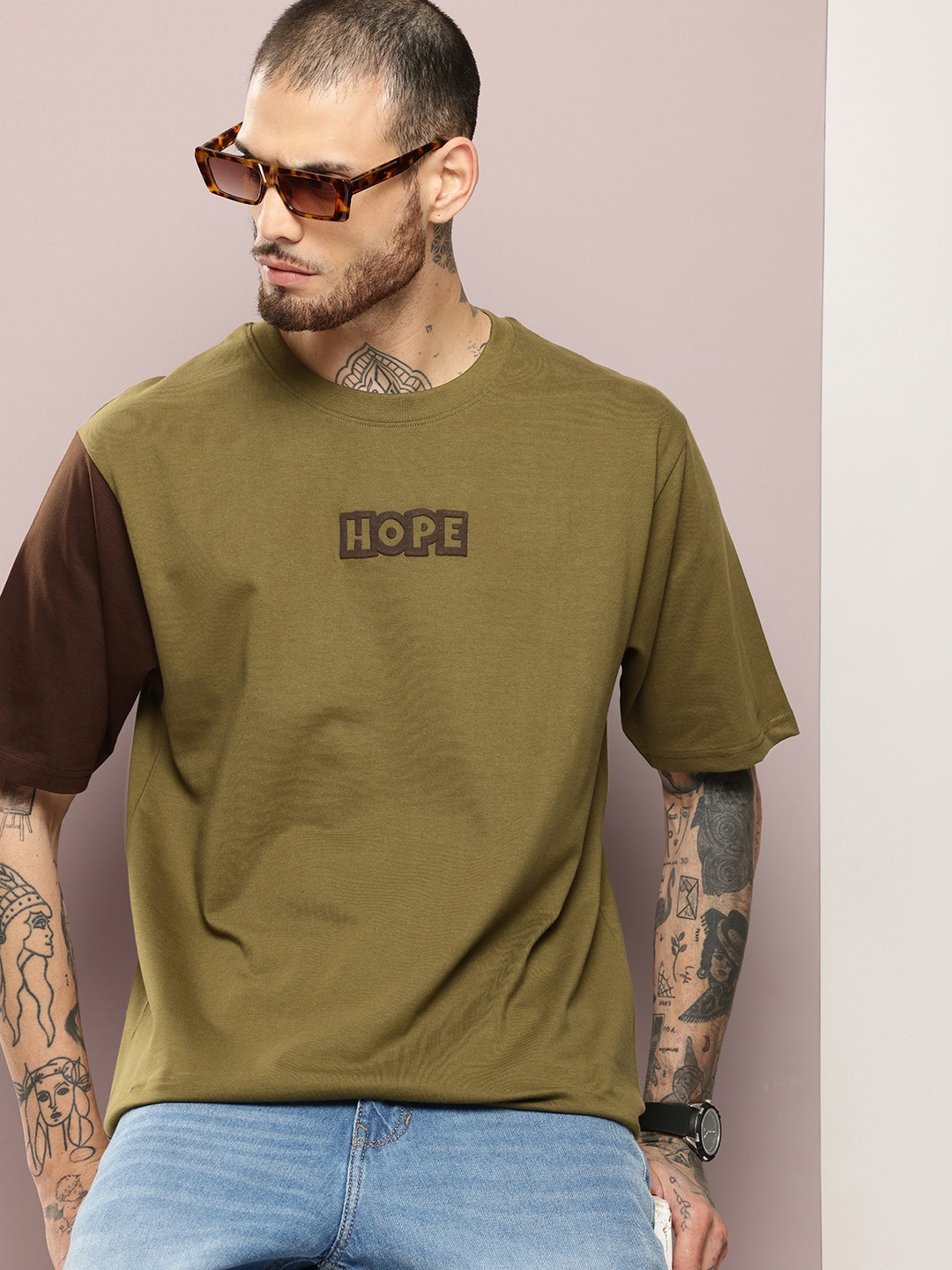 

DILLINGER Men Typography Printed Embossed Oversized T-shirt, Olive