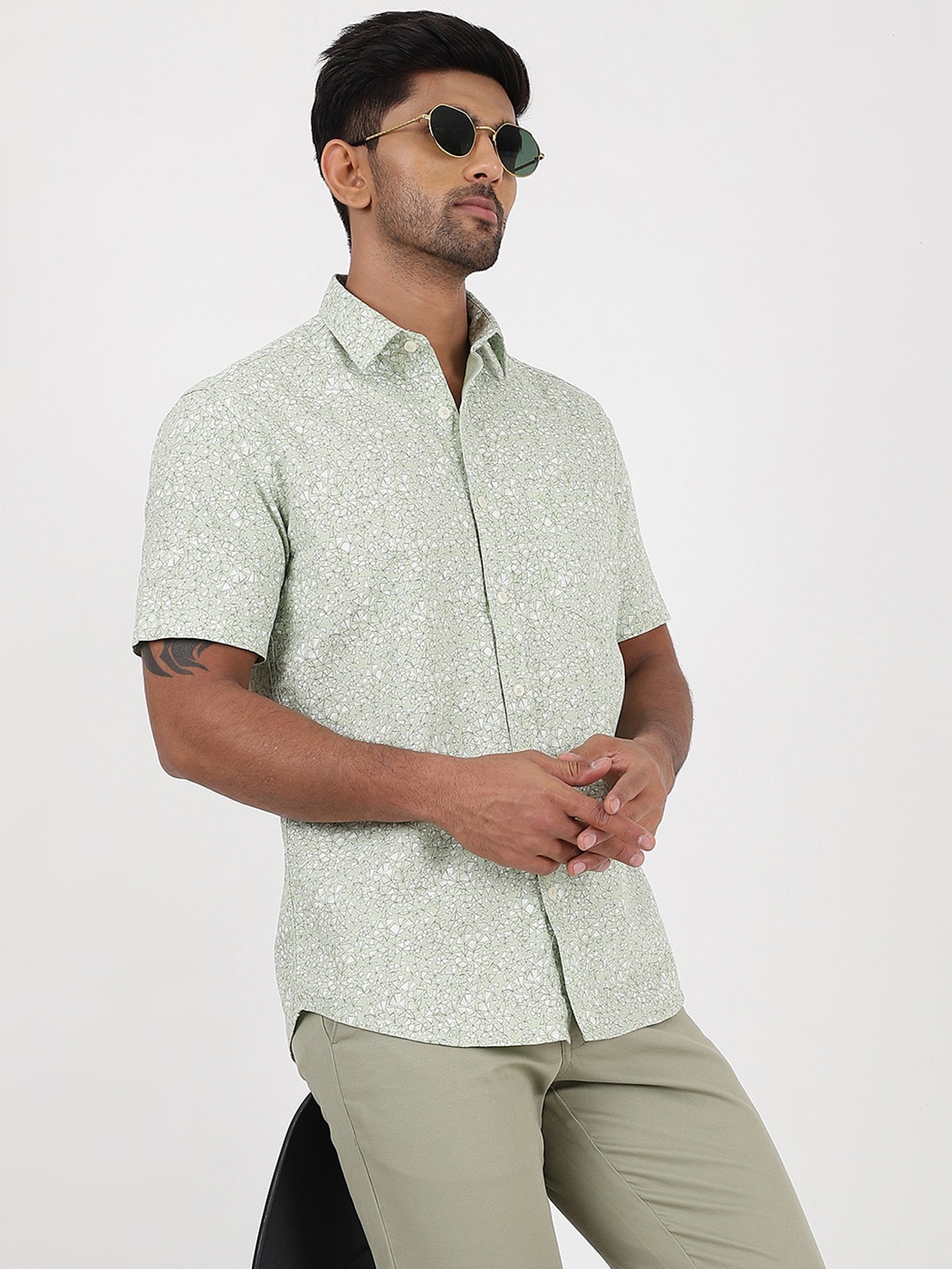 

Greenfibre Floral Printed Spread Collar Short Sleeves Cotton Casual Shirt, Green