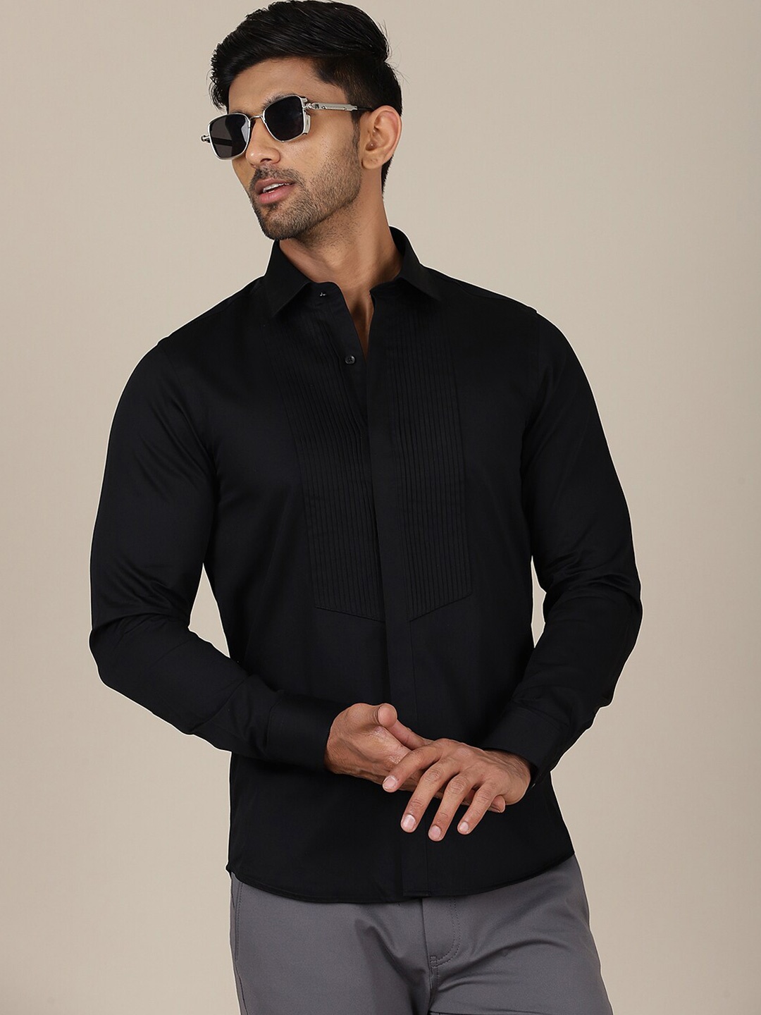 

JB STUDIO Cutaway Collar Pin Tucks Slim Fit Cotton Partywear Shirt, Black