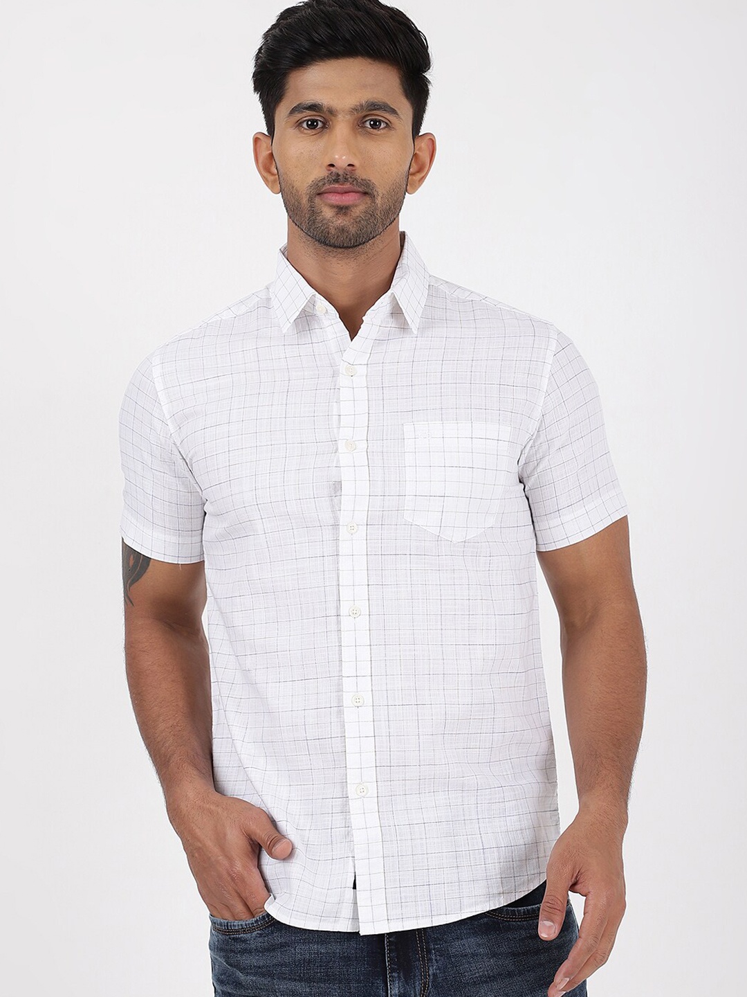 

JADE BLUE Slim Fit Windowpane Checked Spread Collar Short Sleeves Cotton Casual Shirt, White