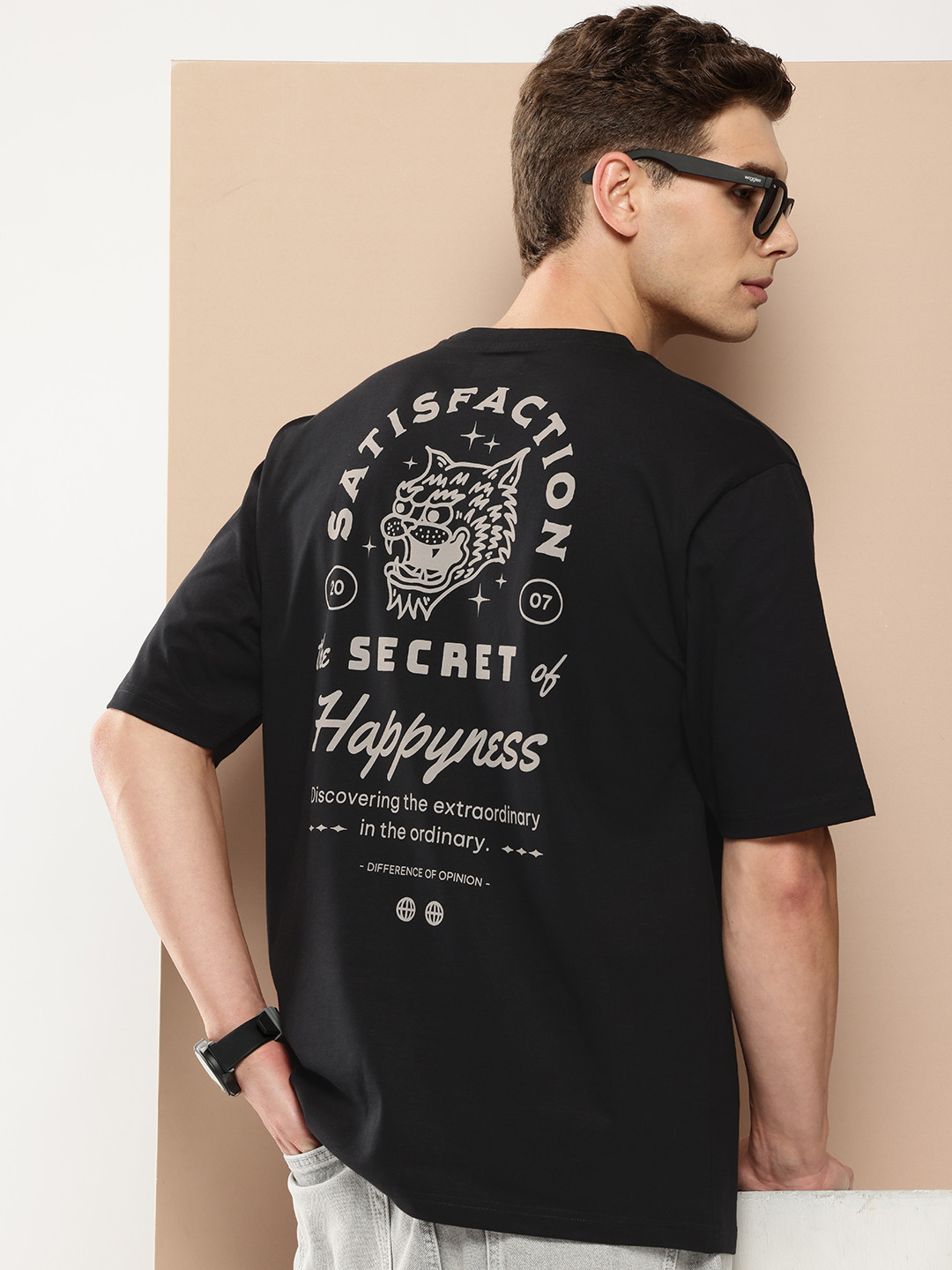 

Difference of Opinion Men Graphic Printed Oversized T-shirt, Black
