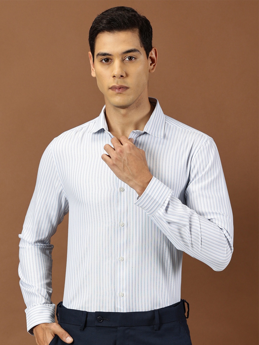 

INVICTUS Original Slim Fit Striped Formal Shirt, Off white