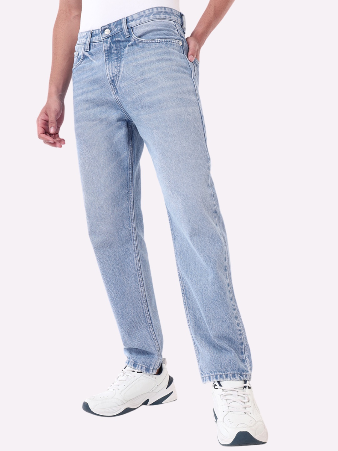 

Beyoung Men Clean Look Mid Rise Heavy Fade Cotton Jeans, Blue