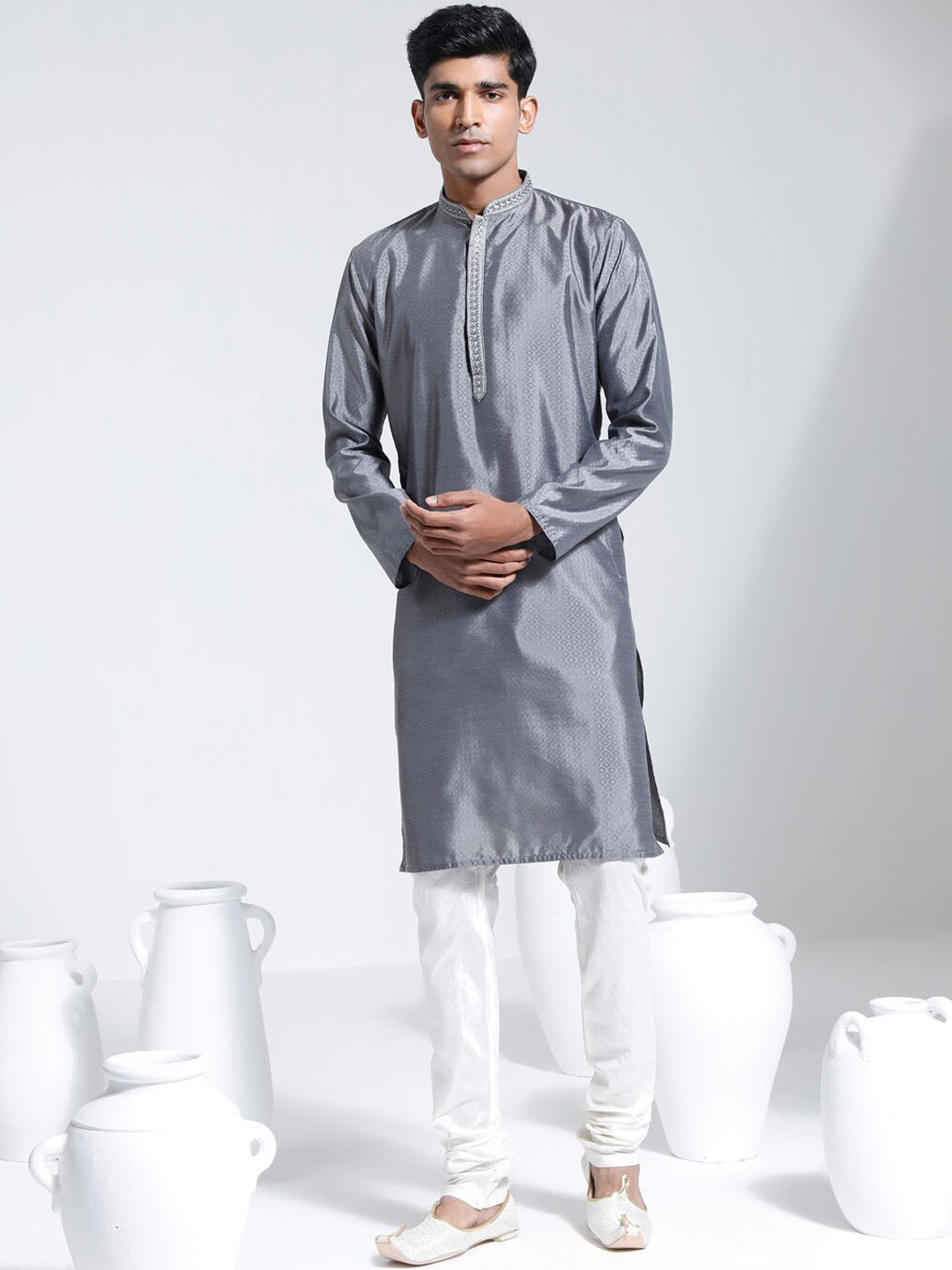 

VASTRAMAY Embroidered Thread Work Mandarin Collar Silk Blend Straight Kurta with Pyjamas, Grey