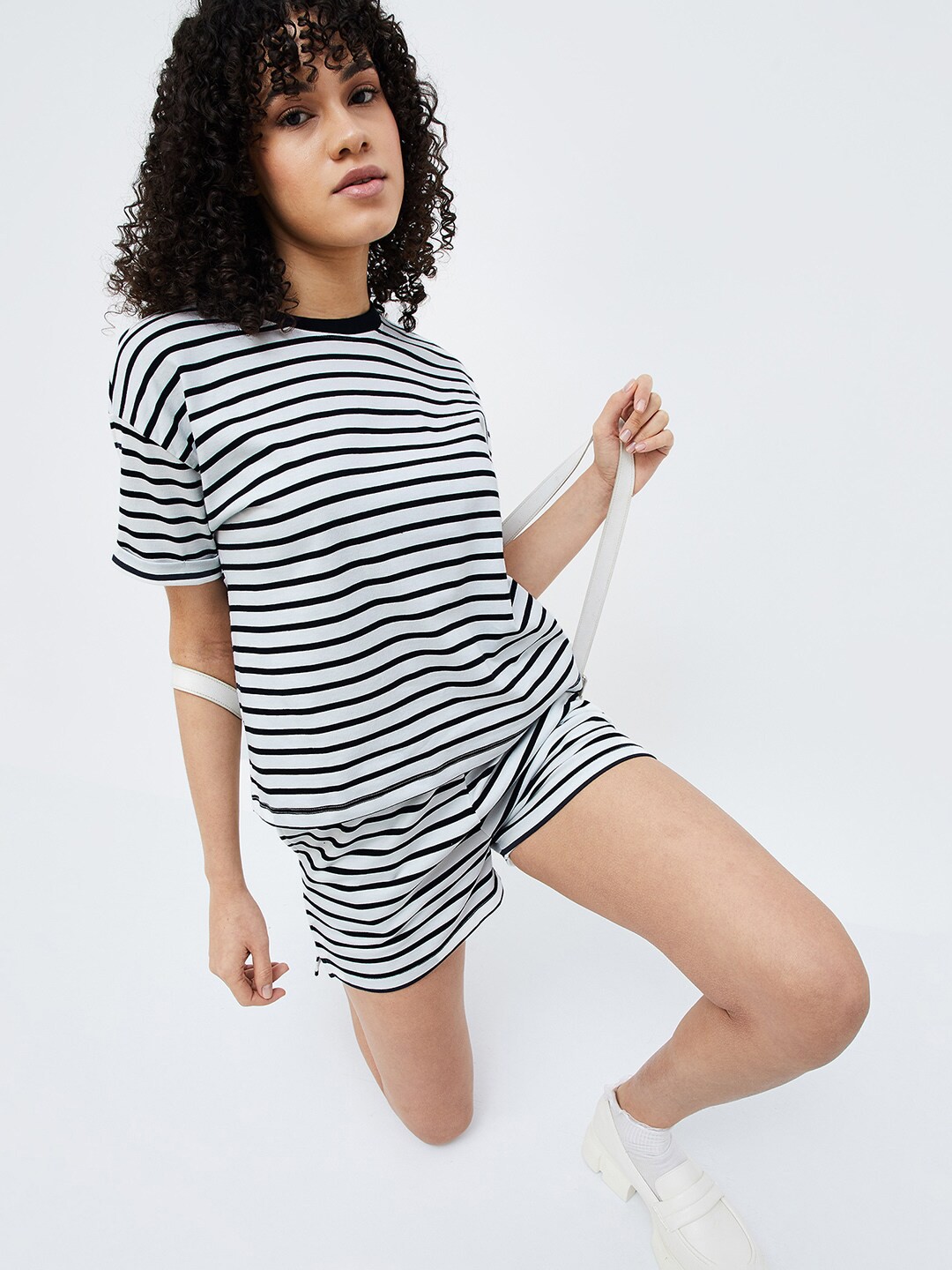 

Ginger by Lifestyle Striped Drop-Shoulder Sleeves Cotton Tshirt, Black