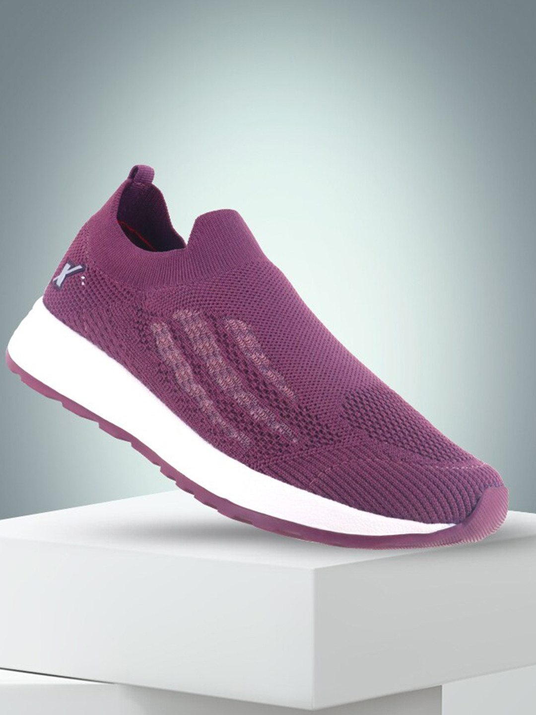 

Sparx Women Textured Walking Shoes, Pink