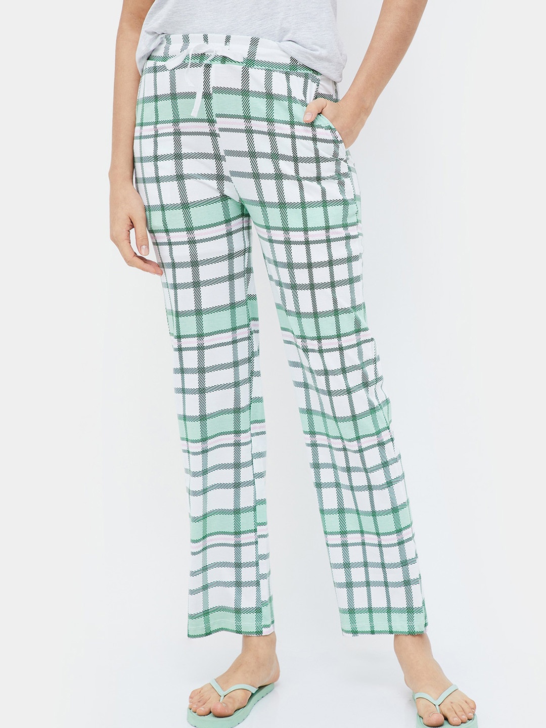 

Ginger by Lifestyle Women Checked Pure Cotton Pyjamas, Green