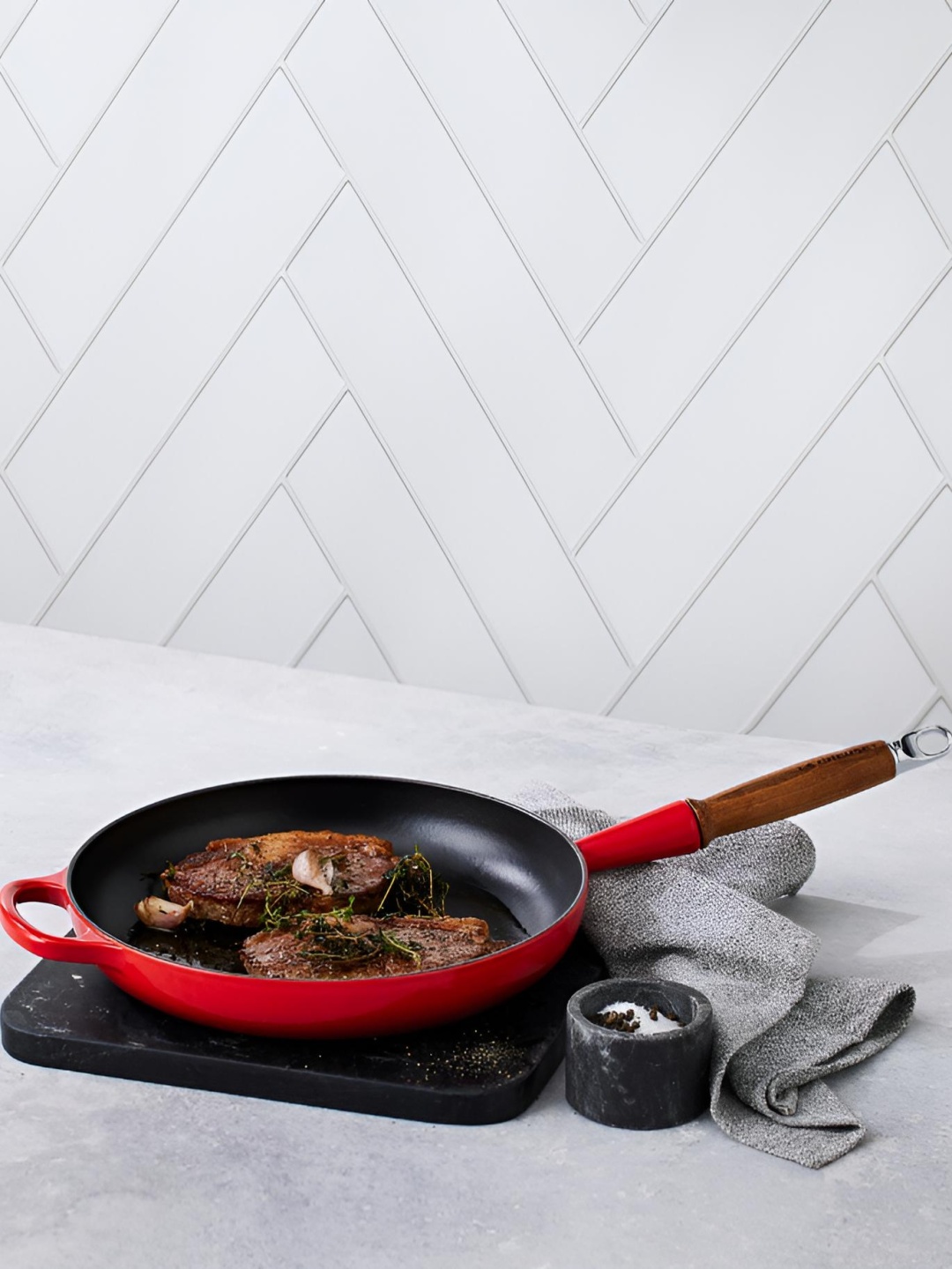 

LE CREUSET Red Cast Iron Frying Pan