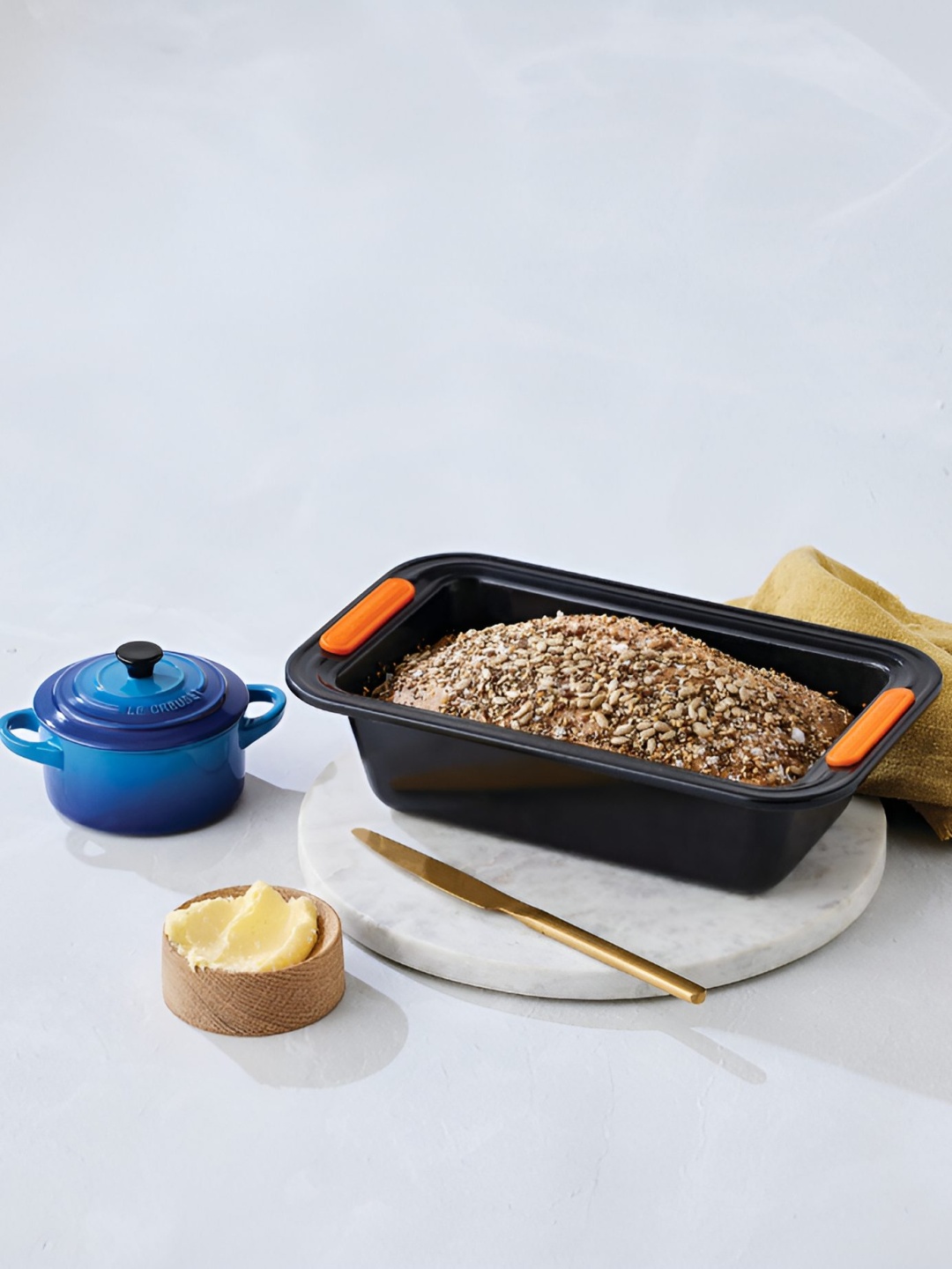 

LE CREUSET Blue Petite Round Stoneware Casserole