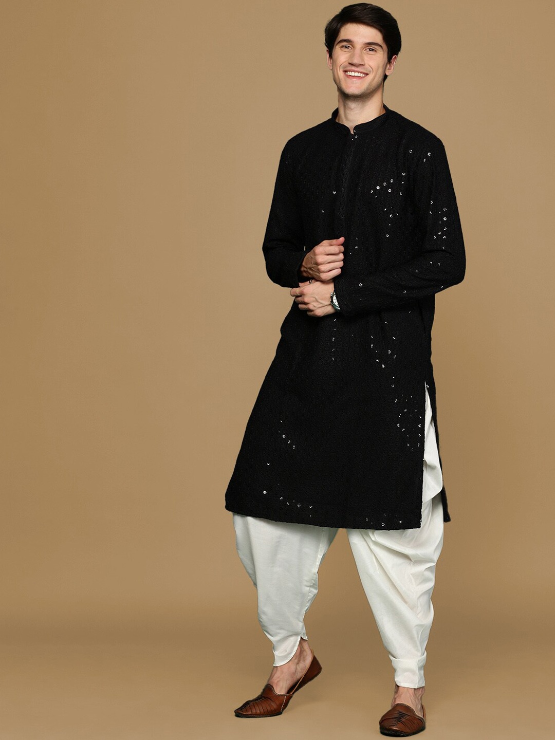

Sanwara Geometric Embroidered Mandarin Collar Straight Chikankari Kurta With Dhoti Pants, Black