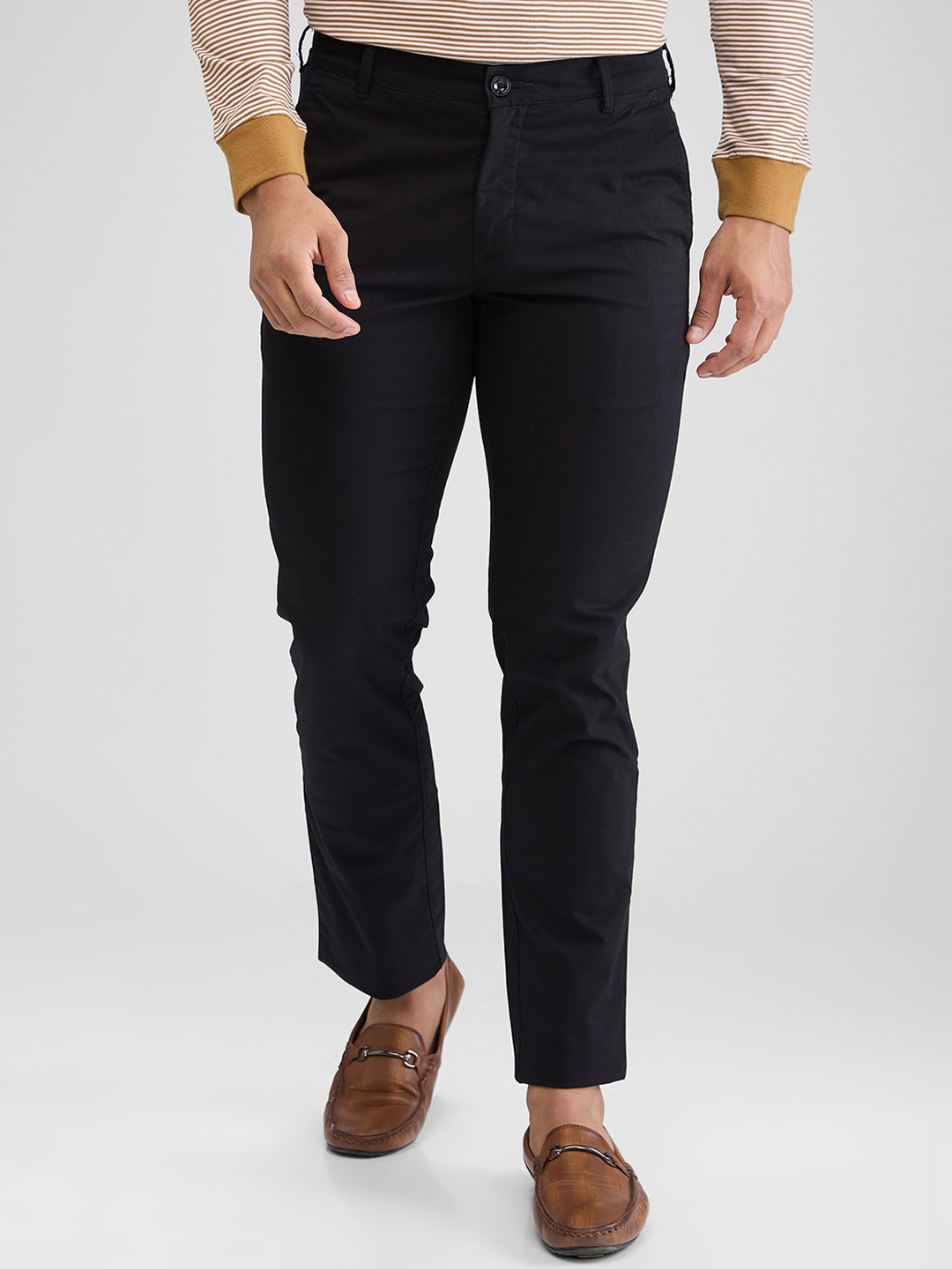 

ColorPlus Men Slim Fit Mid-Rise Chinos Trousers, Black