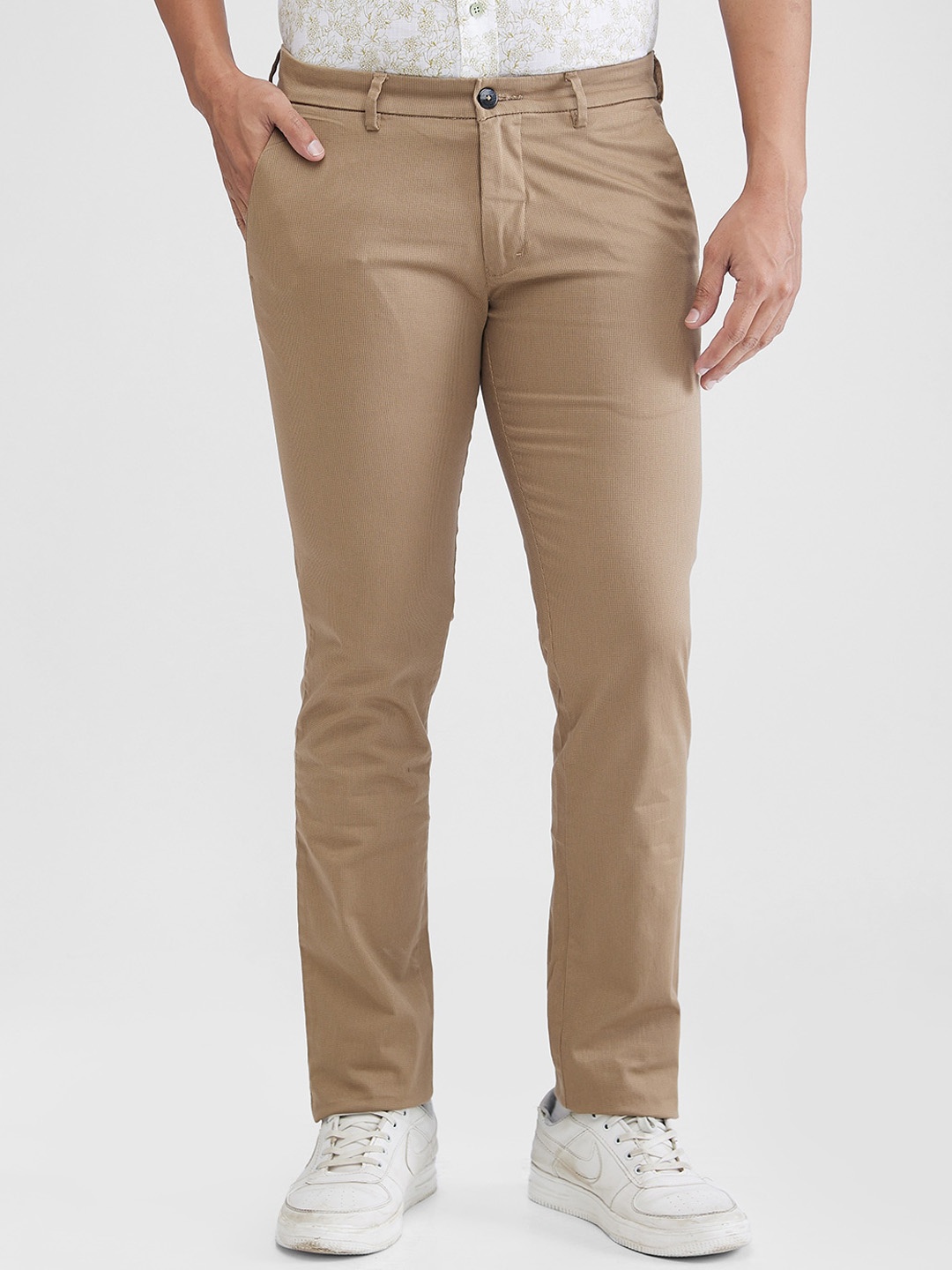 

Park Avenue Men Slim Fit Mid Rise Cotton Chinos Trousers, Black
