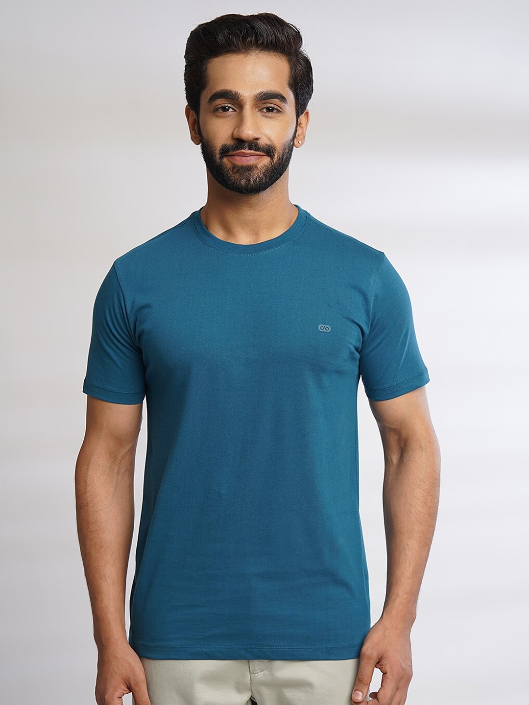 

JADE BLUE Men Pure Cotton Solid Slim Fit Tshirt