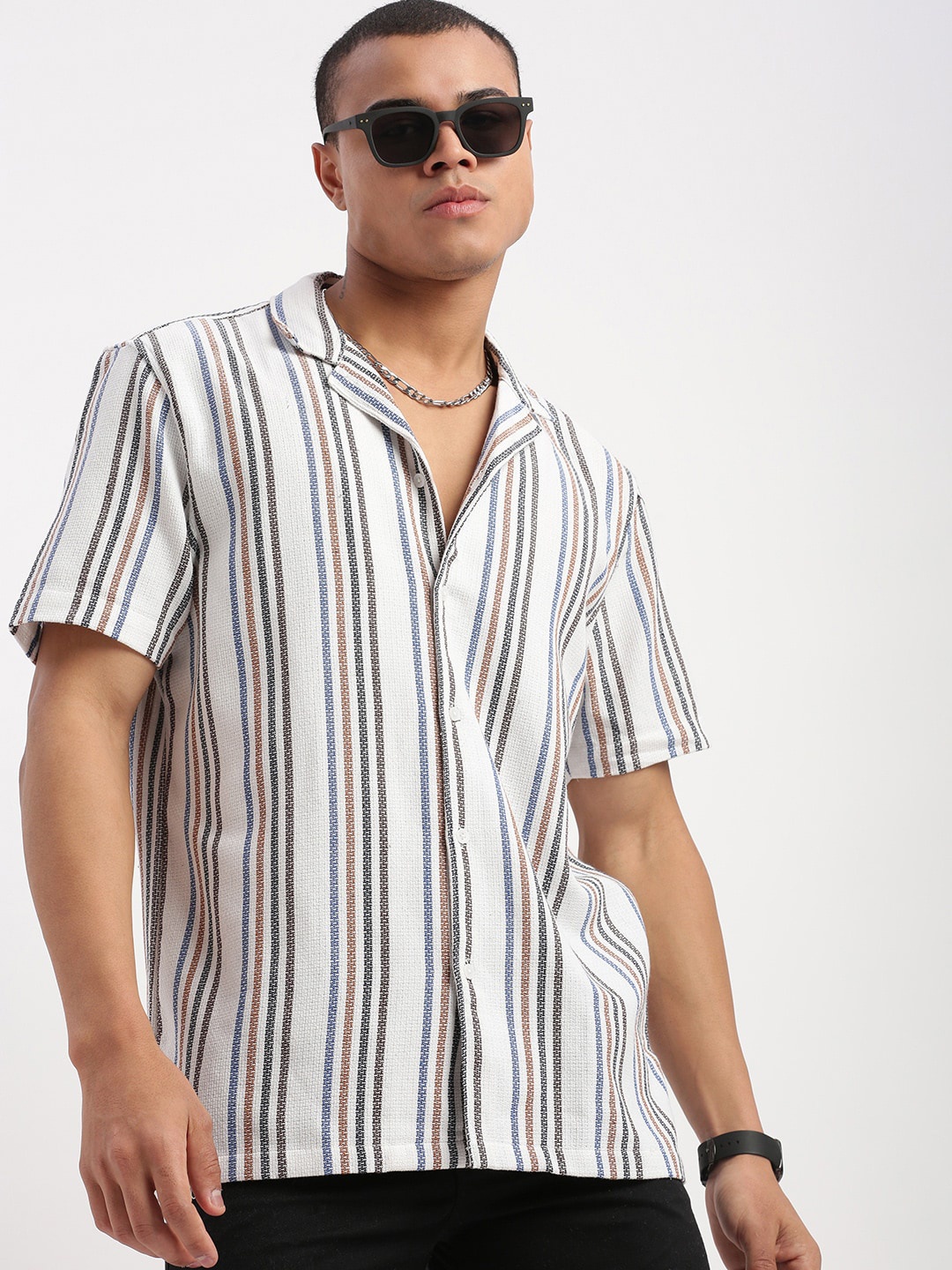 

SHOWOFF Standard Vertical Stripes Cuban Collar Relaxed Fit Cotton Casual Shirt, White