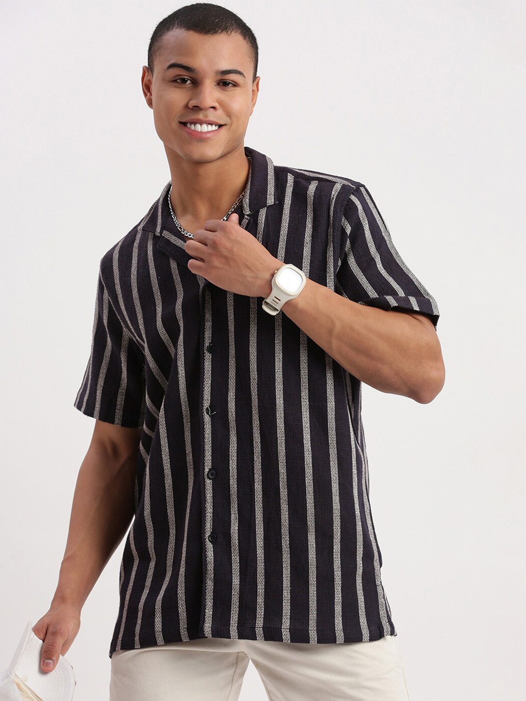 

SHOWOFF Standard Relaxed Fit Vertical Stripes Cuban Collar Cotton Casual Shirt, Navy blue