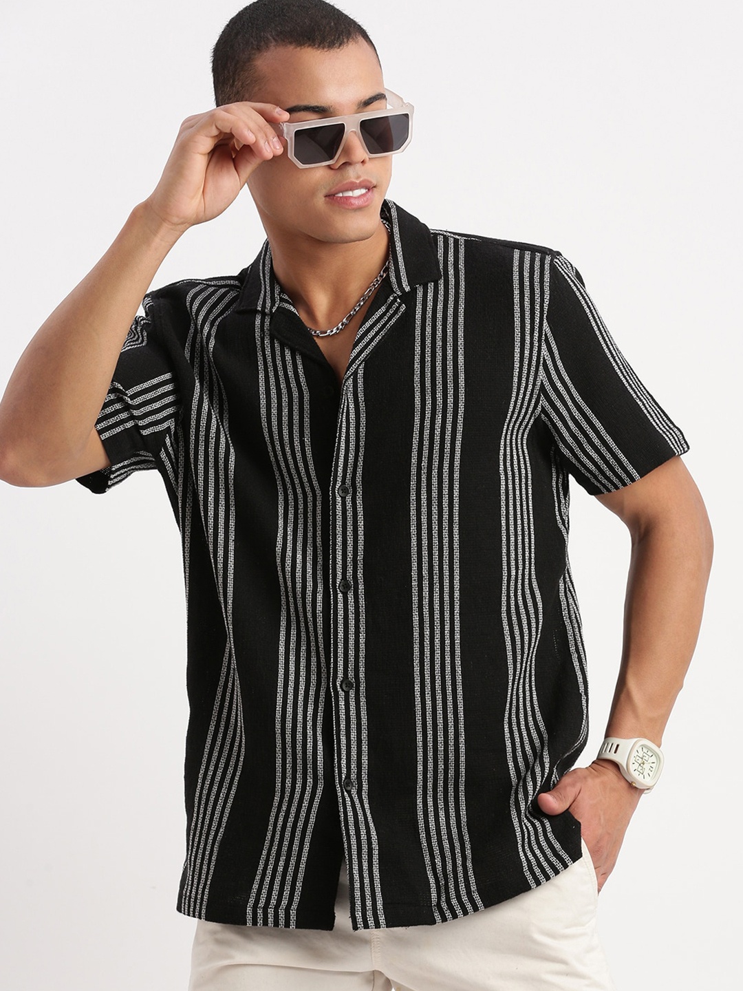 

SHOWOFF Standard Relaxed Fit Cuban Collar Vertical Stripes Cotton Casual Shirt, Black