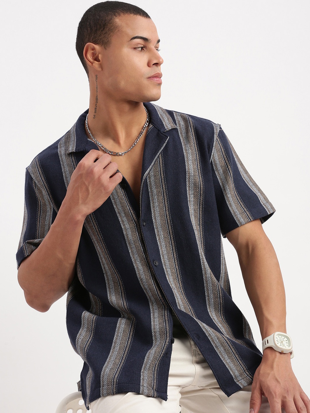 

SHOWOFF Standard Vertical Stripes Relaxed Fit Cotton Casual Shirt, Navy blue